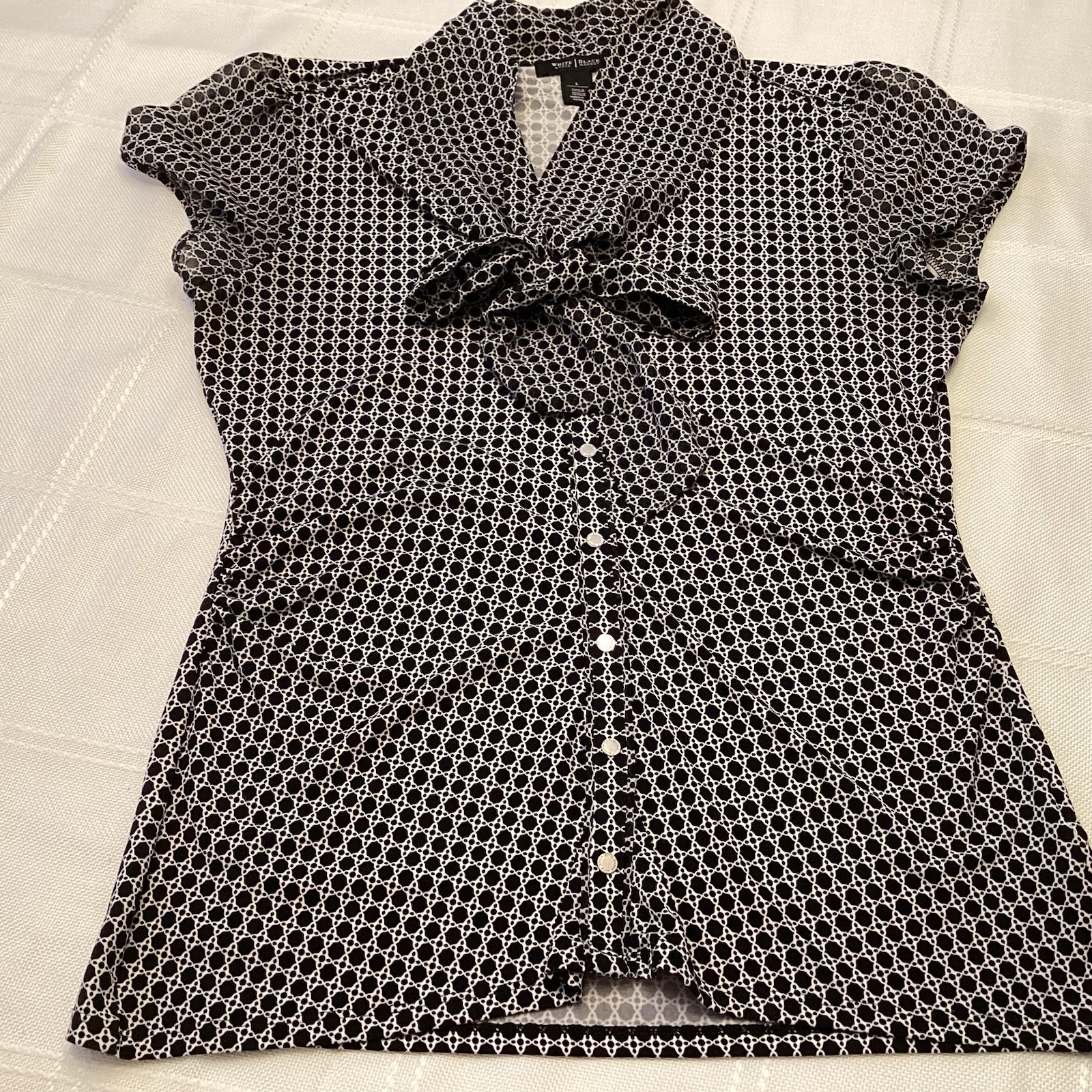 White House Black Market Black & White Cap Sleeve Bow Blouse Size L