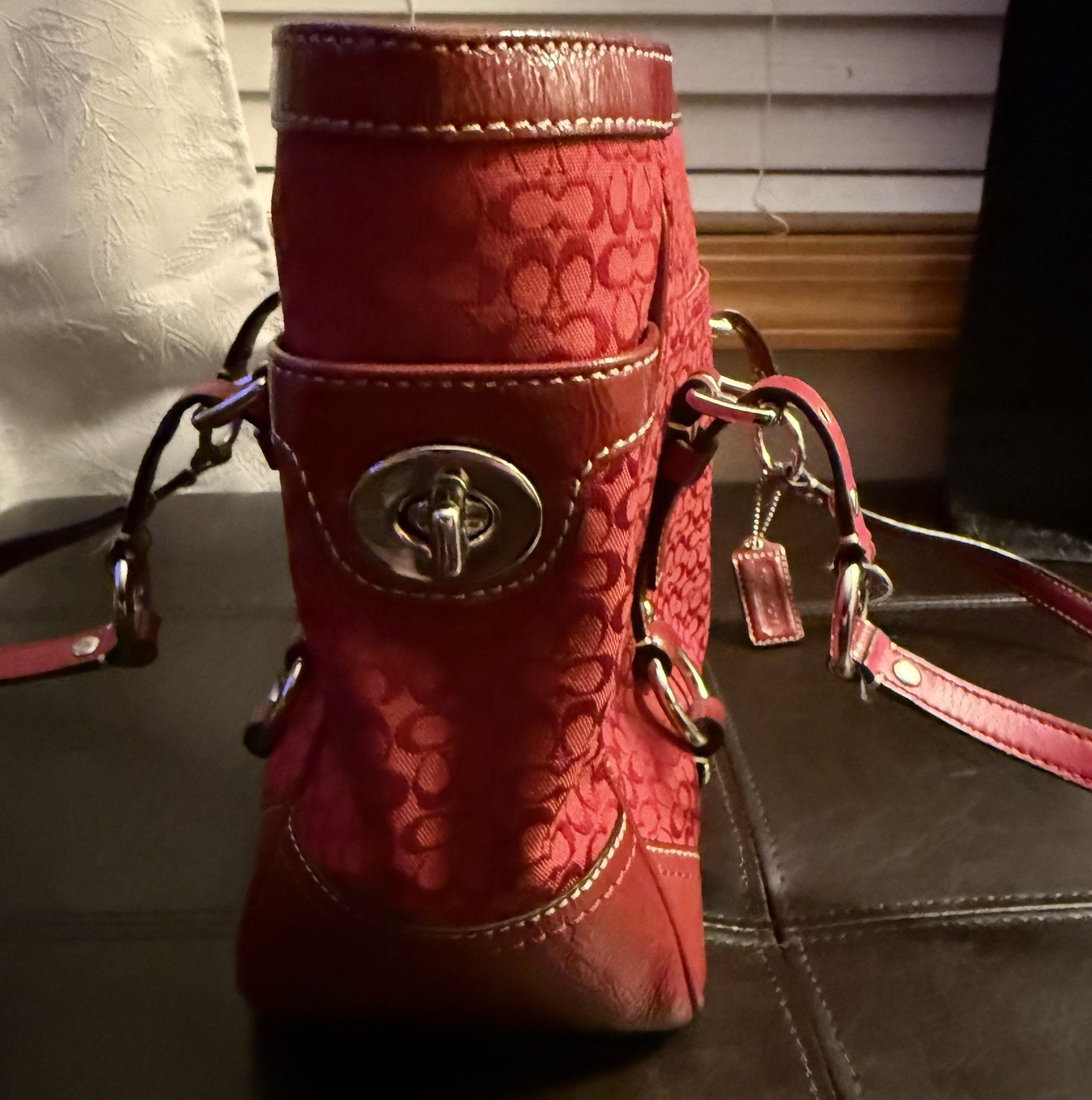 Coach Signature, Cherry Red, SoHo Y2KBag, Zip Top, Lined, Inner Pockets