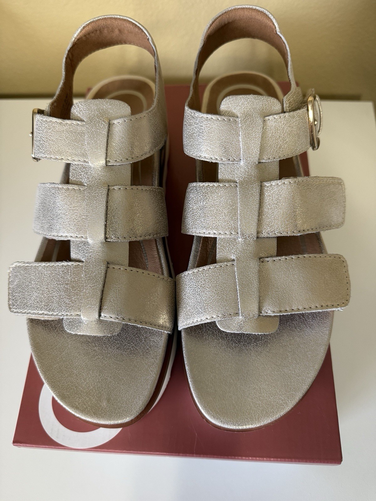Aetrex “Roma” Champagne Leather Sandal