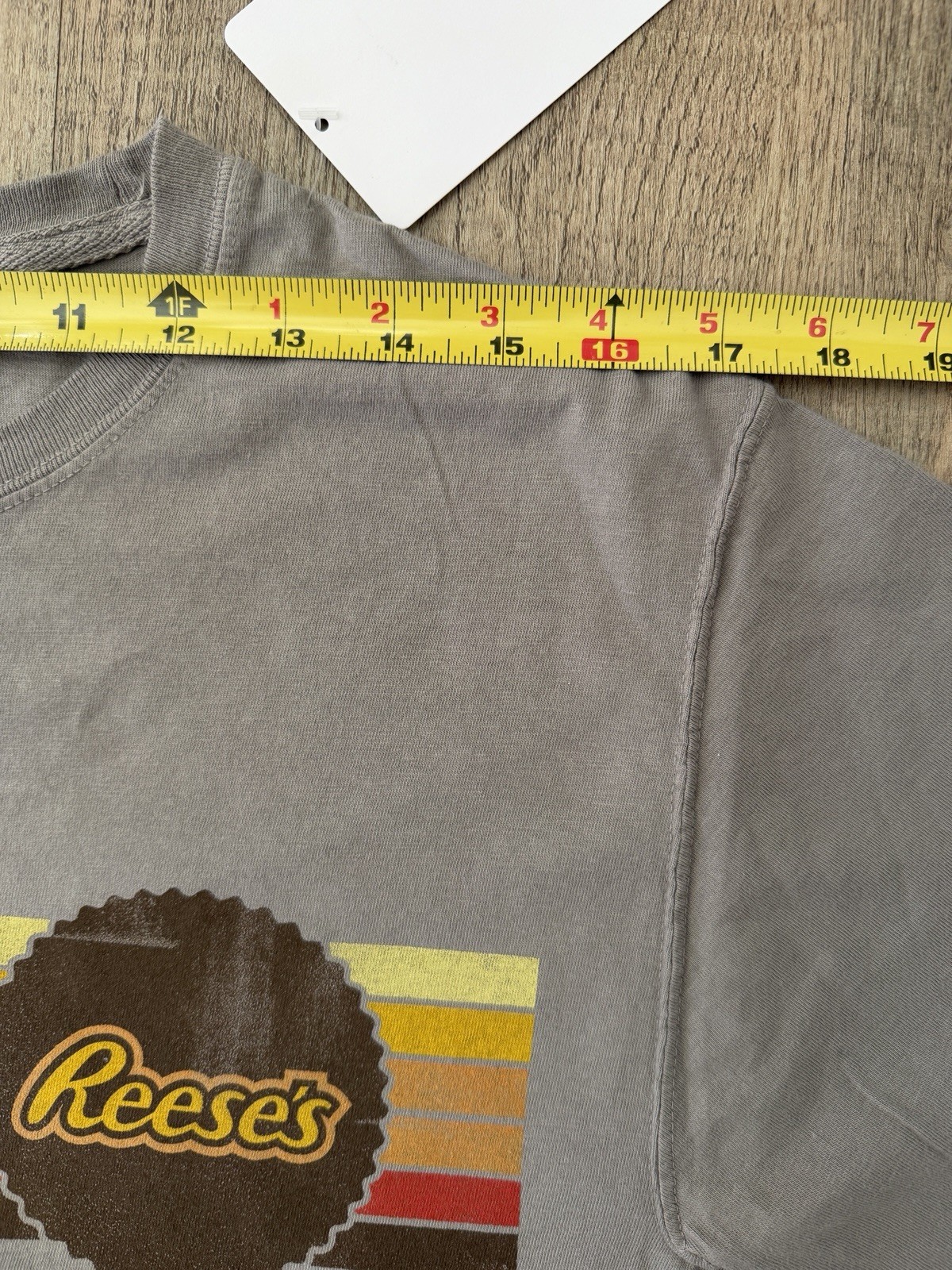 Reese’s Peanut Butter Cup T Shirt SMALL Ring Spun Chest Bar Graphic Comfort Wash