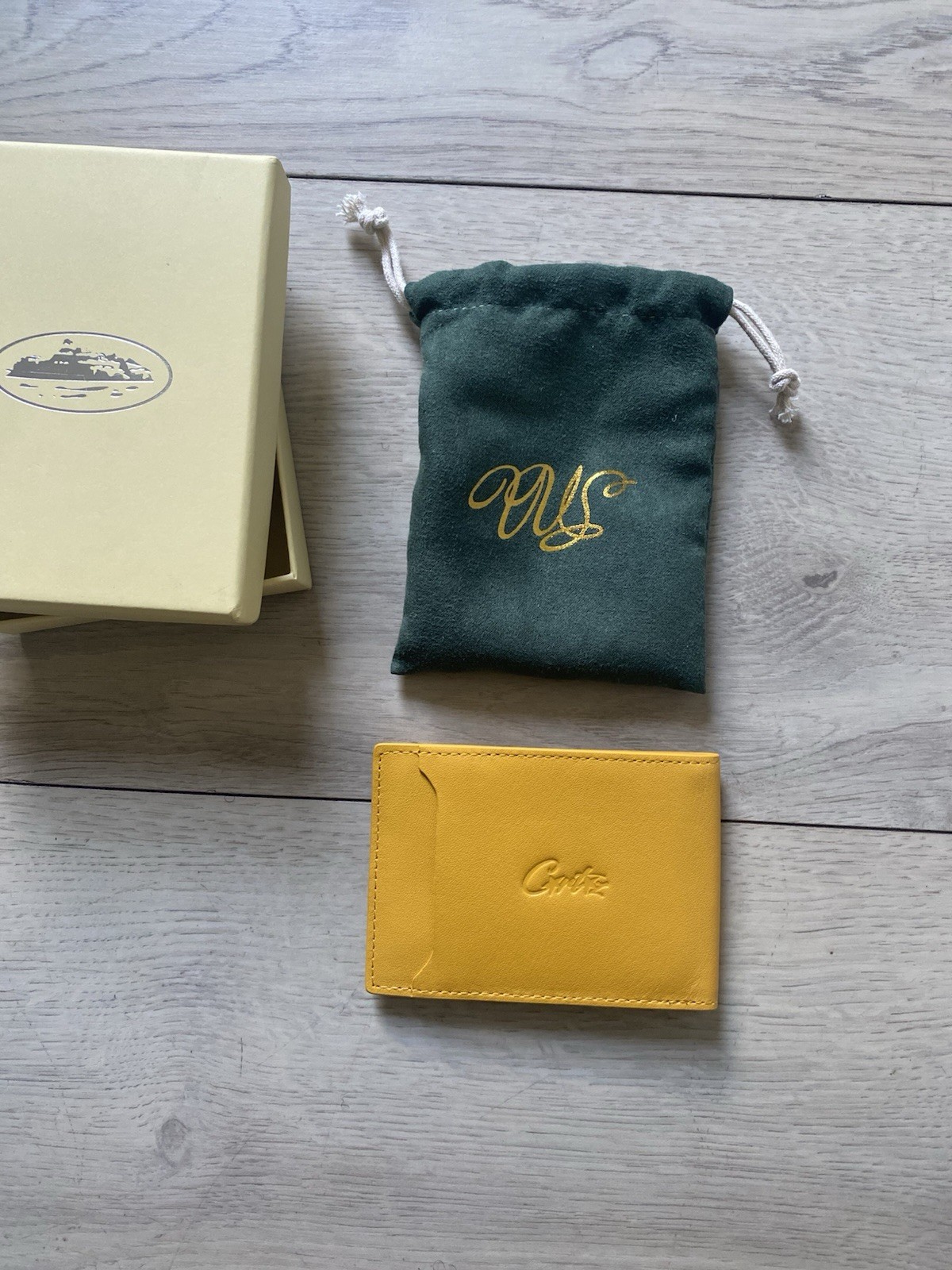 Corteiz Island Leather Card Holder Yellow New