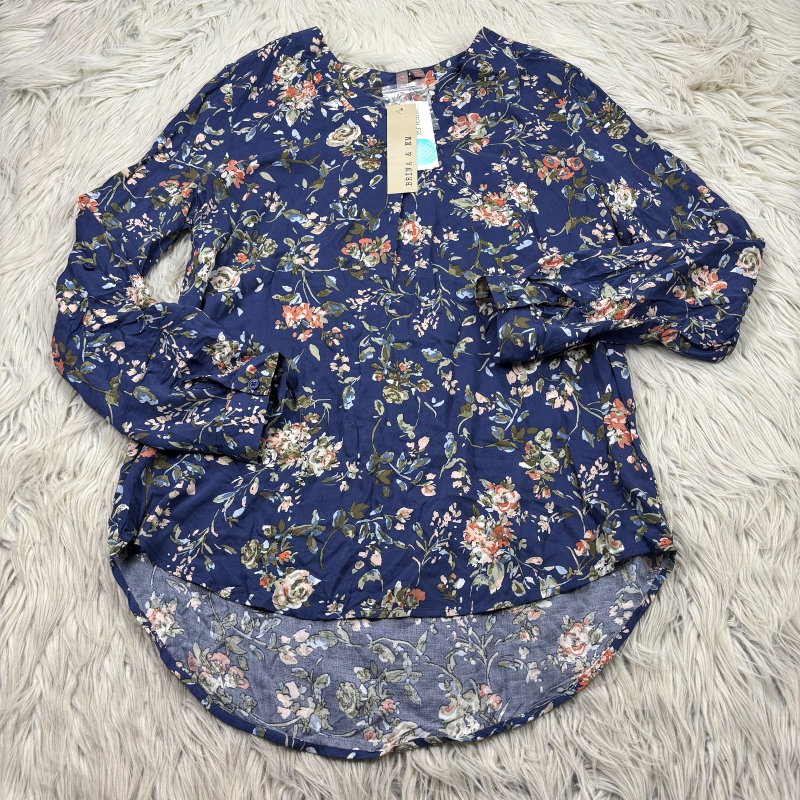 NWT Stitch Fix Brina & Em Women’s M Blue Floral V-Neck Pop Over Blouse
