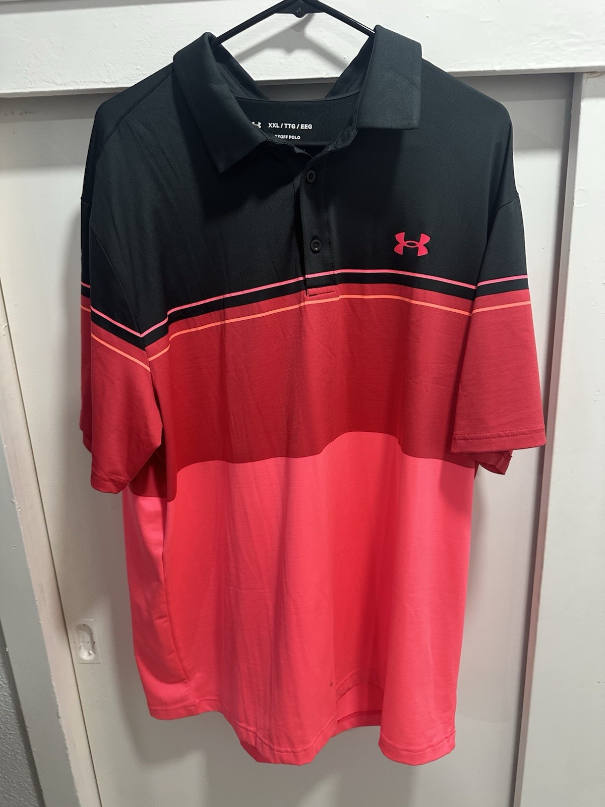 Under Armour Playoff Polo Golf Shirt Mens XXL Black Red Colorblock Short Sleeve