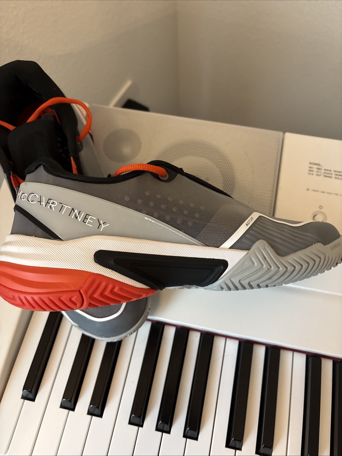 Stella McCartney x Adidas Barricade “Charcoal Orange” JR3285 NWT Women’s 9.5