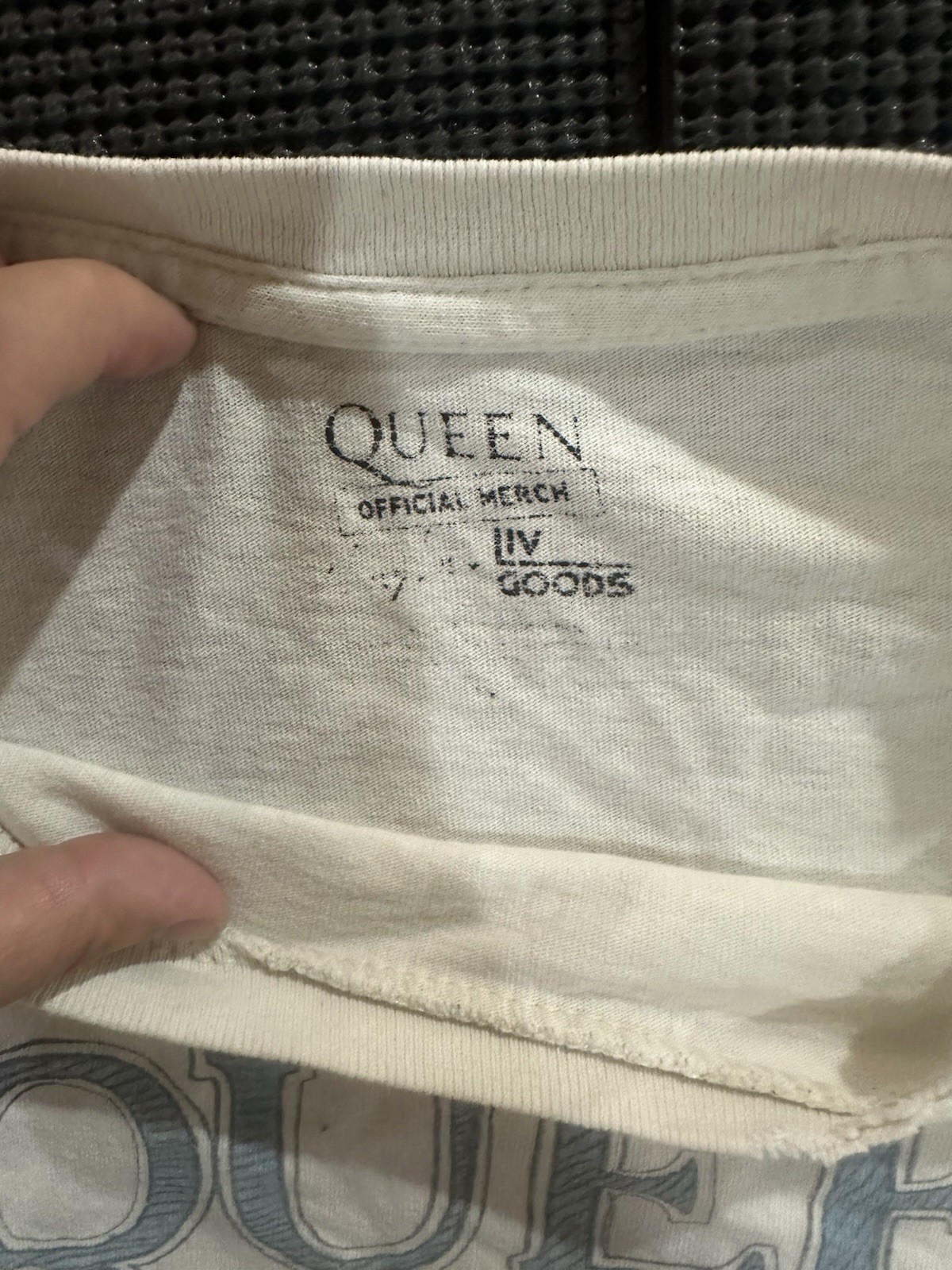 Queen Tour 80 Band T Shirt Mens XL White Official Merch Rock Graphic Distressed