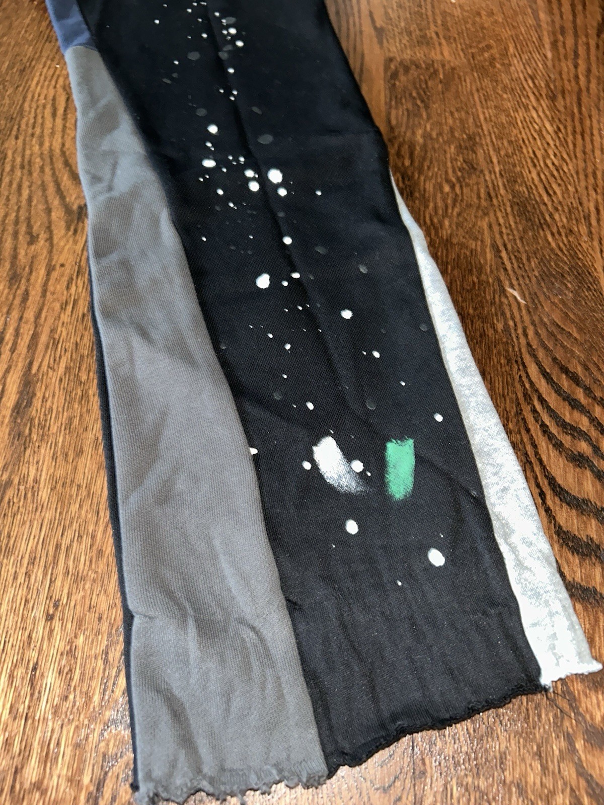 Gallery Dept – Black Logo Print Paint Splash Flare Sweatpants Size: Small (kids)