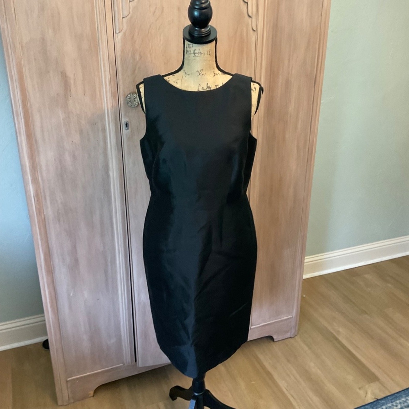 Talbots Classic Black Silk & Wool V Back Career Event Sheath Dress wool silk 10