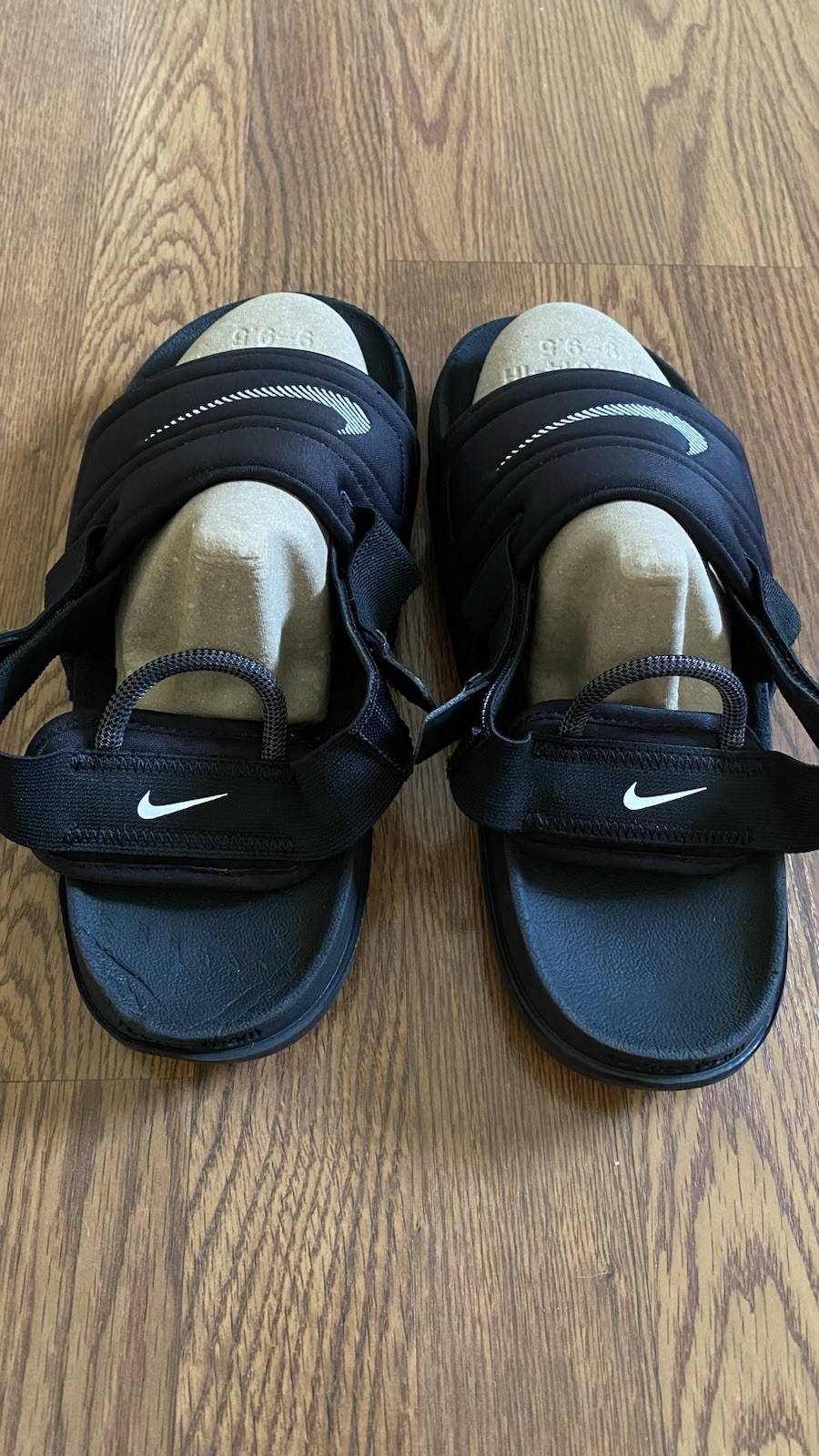 nike sandals men 11 used