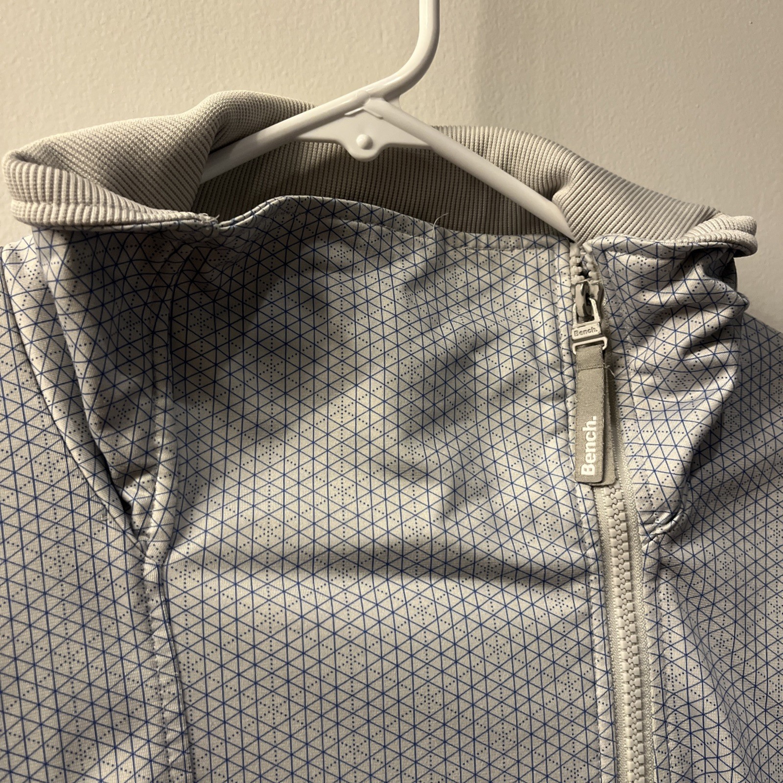BENCH Womens Full Zip Jacket Size Lg Gray with Blue Asymmetrical Cross Fit