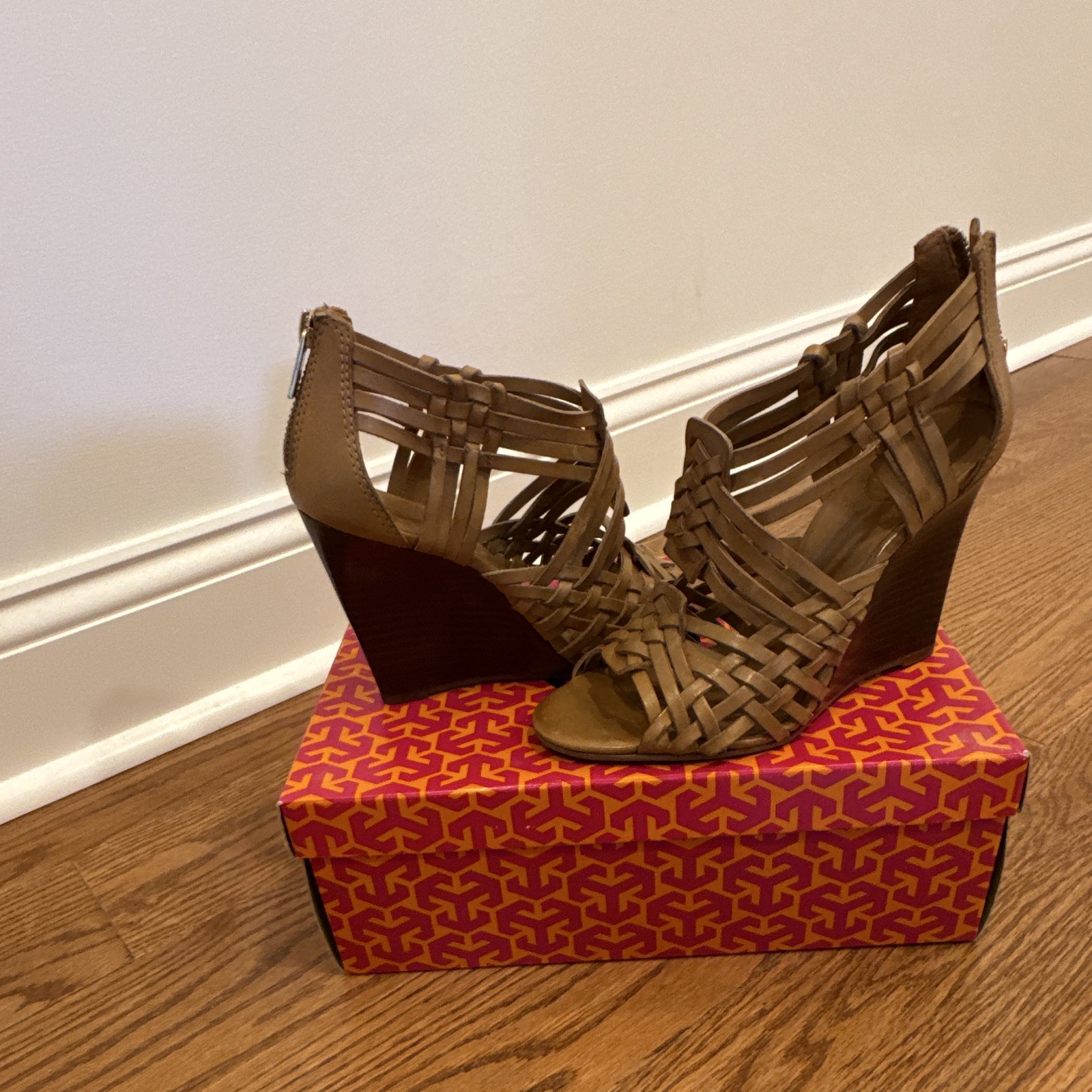 TORY BURCH brown Tan leather woven slingback wedge Sandals size 7