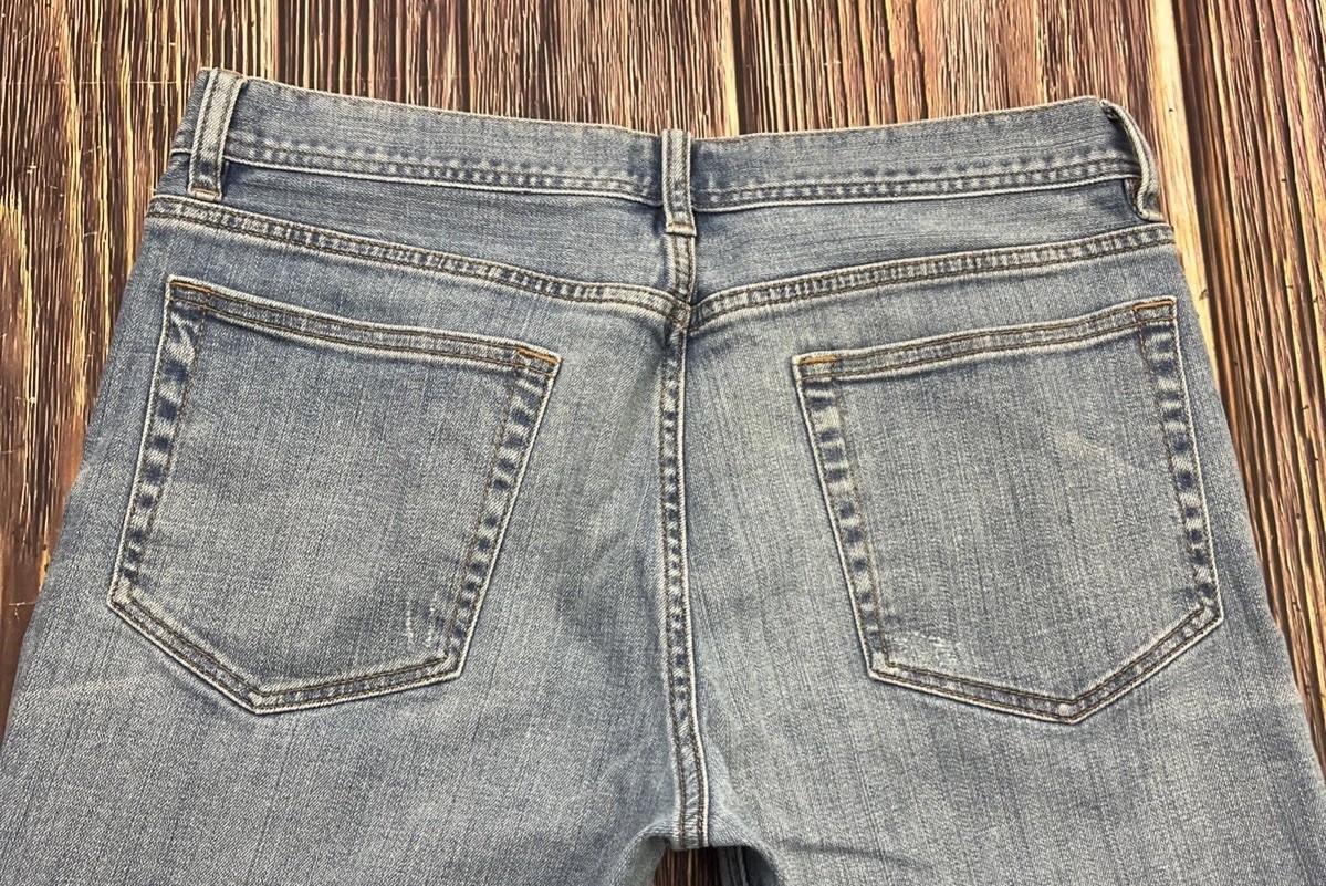 J Crew Jeans The Sutton Straight Leg Mens Size 32×34 (Actual 32×33) Light Wash