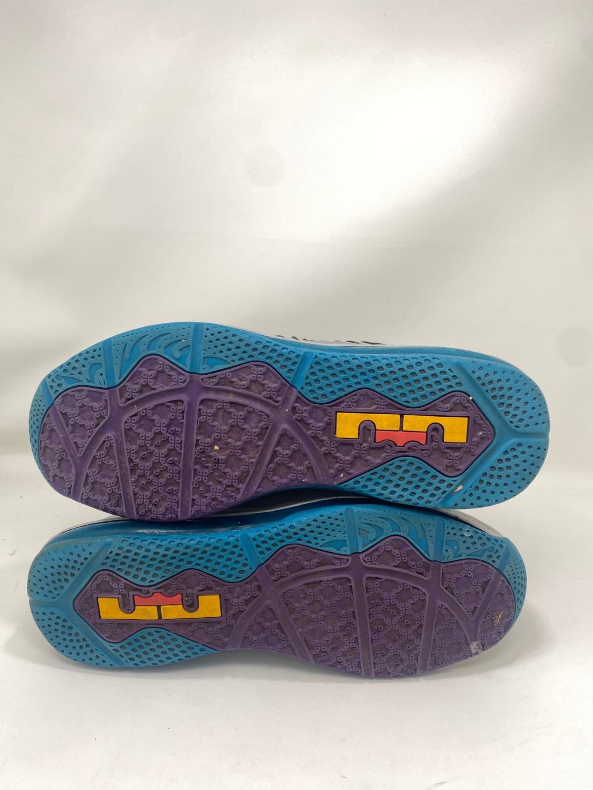 Size 9.5 – Nike Air Max LeBron 10 Low Tropical Teal Platinum