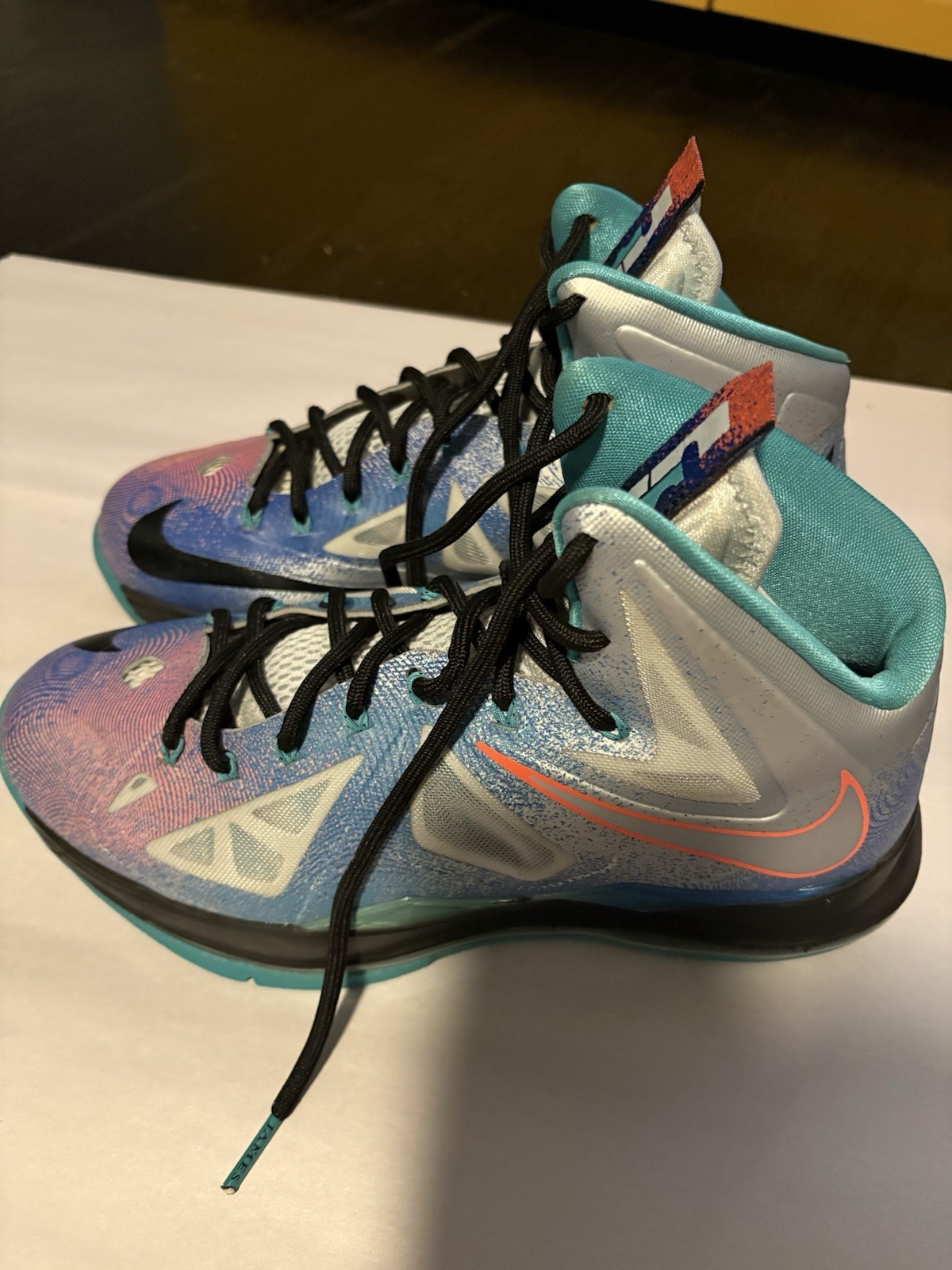 Size 8 Nike LeBron James 10 Pure Platinum Re-Entry Colorway Excellent Condition