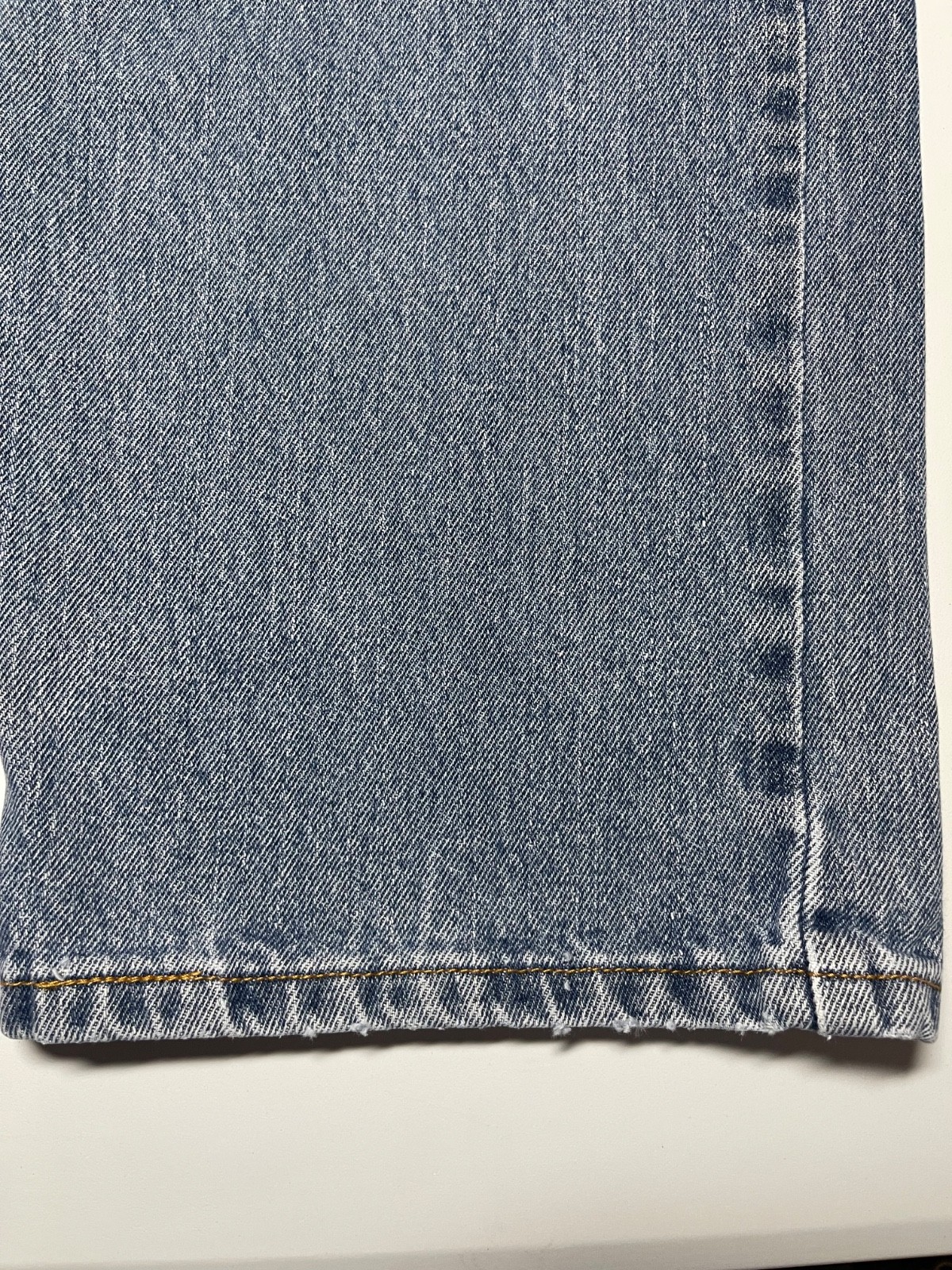 39×30 Vintage Levi’s 505 straight leg denim jeans light wash