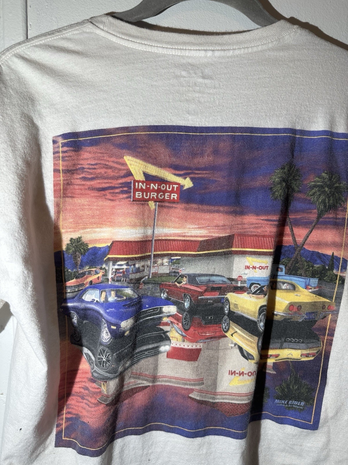In-N-Out Men’s T-Shirt Size M White Burger California Classic Cars Graphic Tee