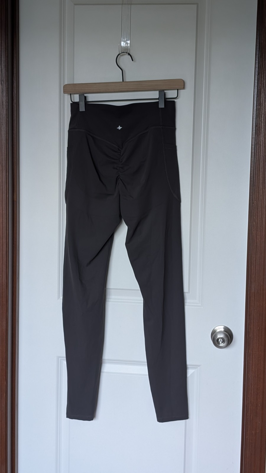 Halara Booty Lift/Scrunch High Waisted Leggings Size Medium Gray Athletic Pants
