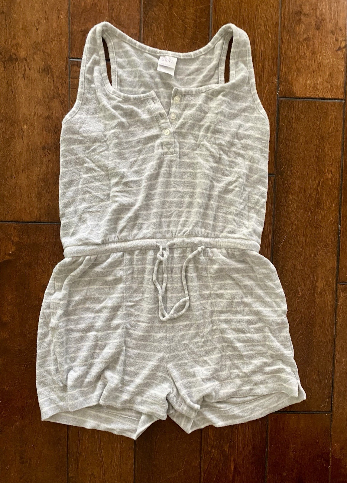 EUC Stars above Women’s Henley Grey w/white stripes Romper/Loungewear Size S