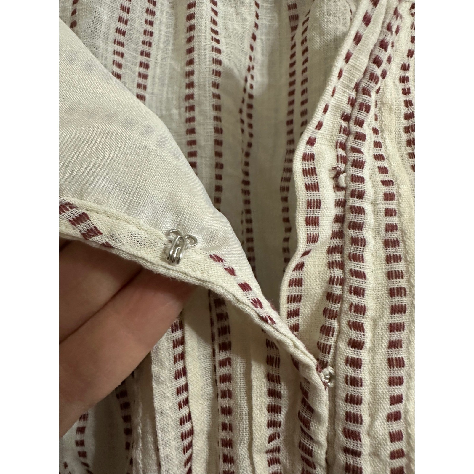Elizabeth and James Red Ivory Pintuck Striped Cotton Gauze Boho Blouse Sz M