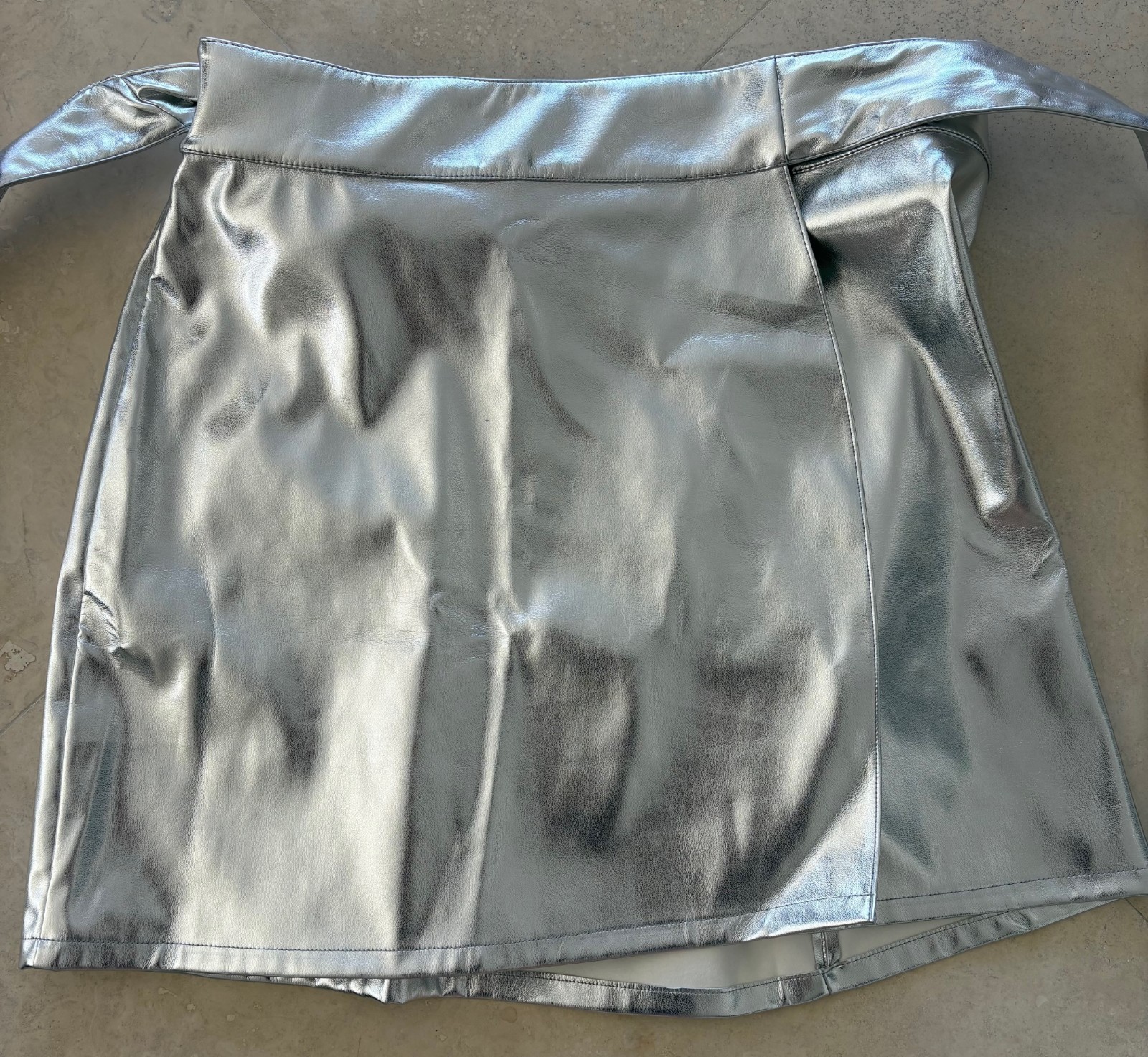 NEVER FULLY DRESSED Silver Faux Leather Mini Jaspre Skirt Metallic – Size 6