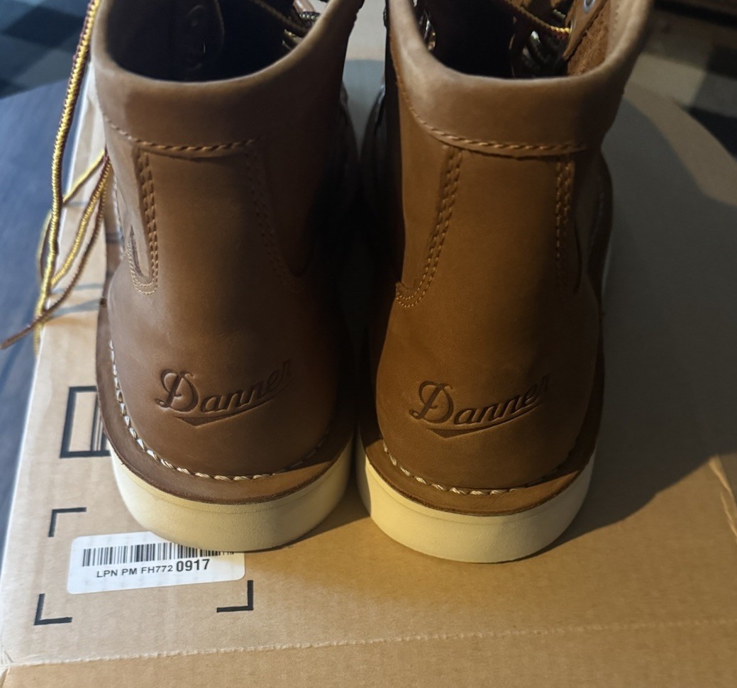 Danner Men’s Wheat Leather Lace-Up Ankle Work Boots Slip/Oil Resistant 10.5 EE