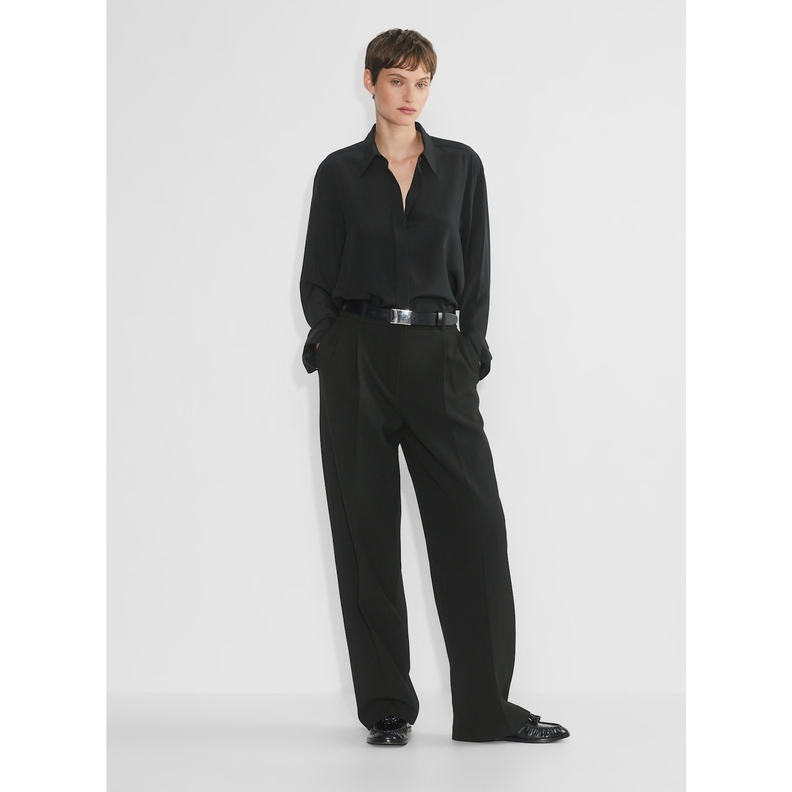 Aritzia Babaton Casting Silk Shirt – Black – Small