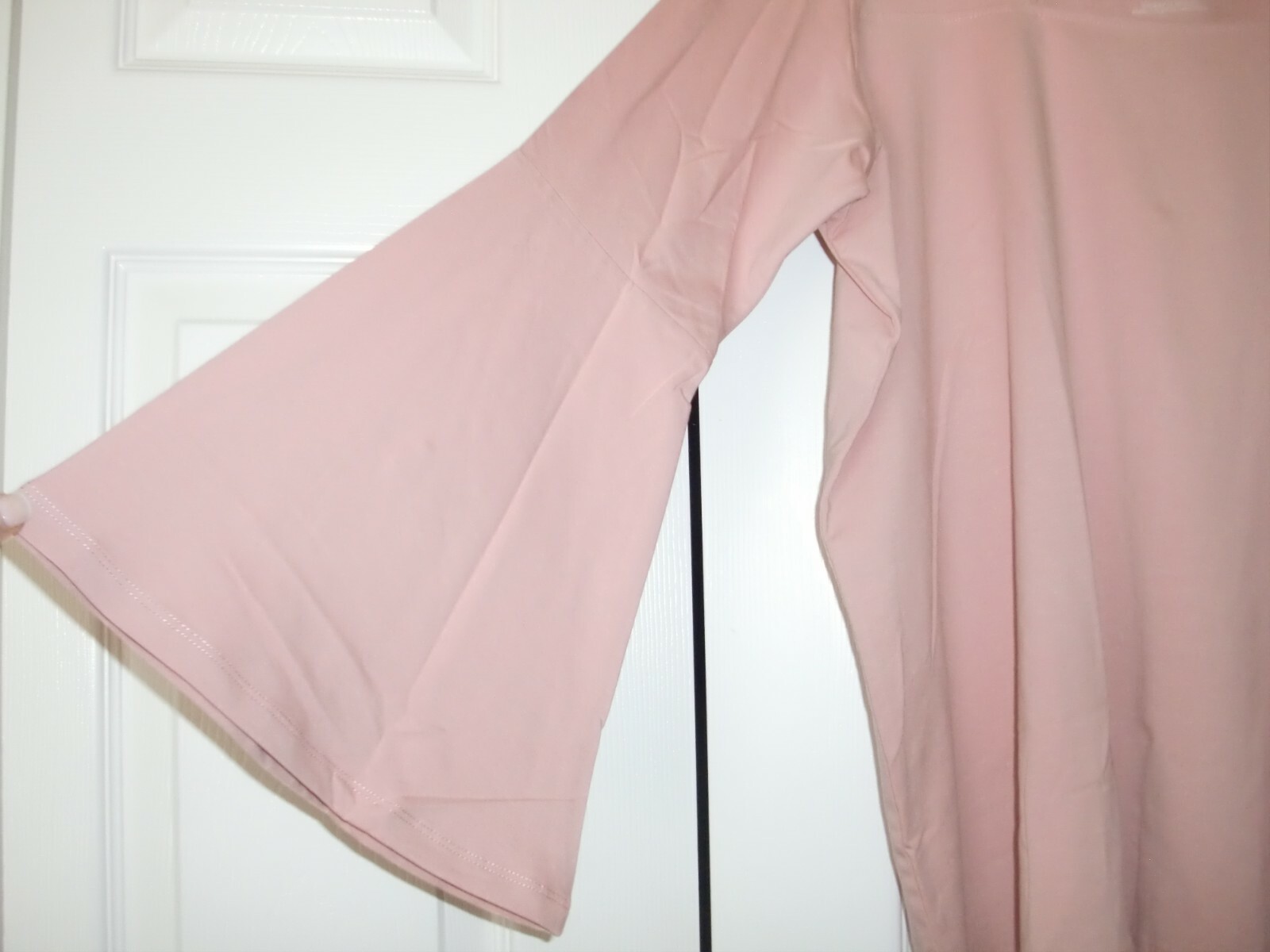 NWT~TRADES OF HOPE~BLUSH~95%COTTON/5%SPANDEX~Bell Sleeves~HARRIETT TOP size L