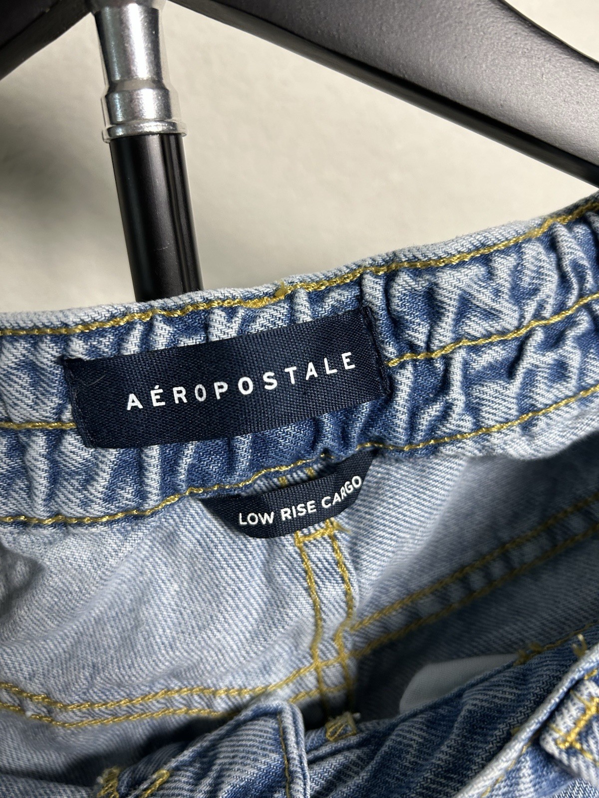 Aeropostale Low Rise Cargo Jeans Womens Medium Blue Light Wash