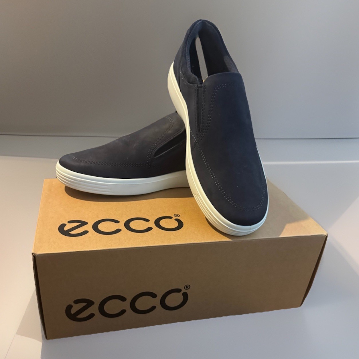 NIB ECCO Classic Sneaker Men’s Size 40 EU (US 6-6.5) Night Sky (Navy Blue)