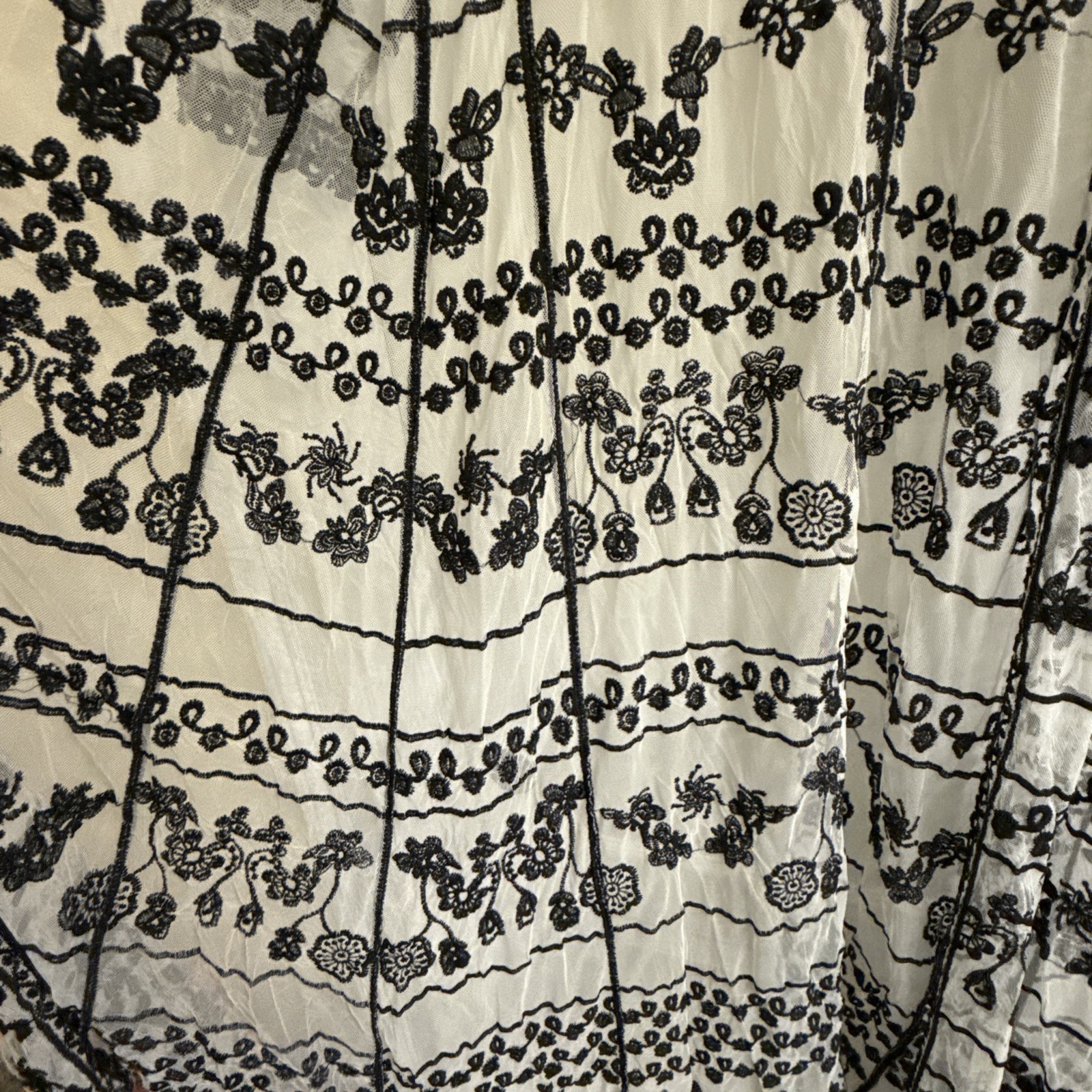 Lane Bryant Blouse Womens 14/16 White Black Embroidered Mesh Kimono Tunic Sheer