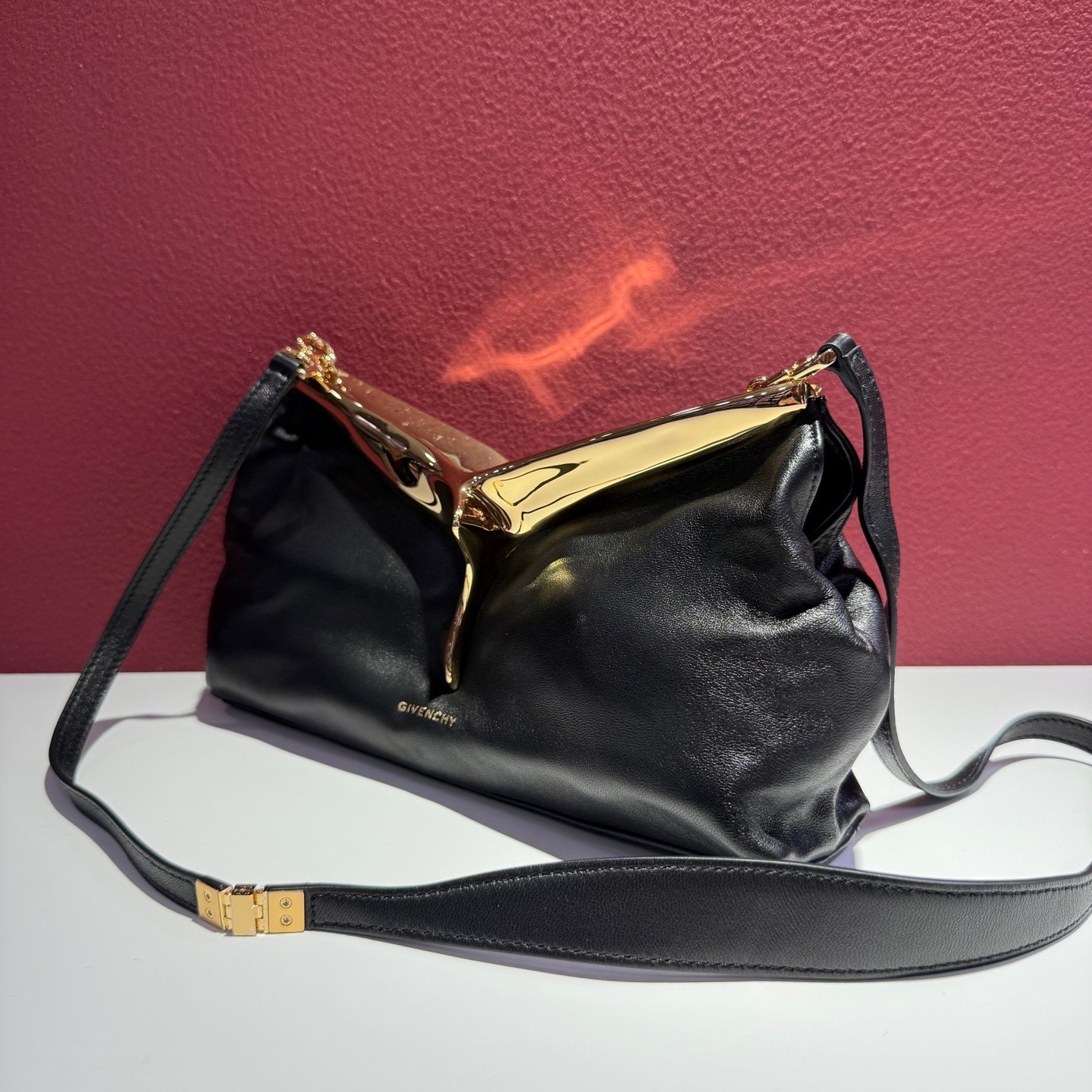 Givenchy Pre-Owned Authentic Crossbody Bag Black BB50Z9B1Y2-001