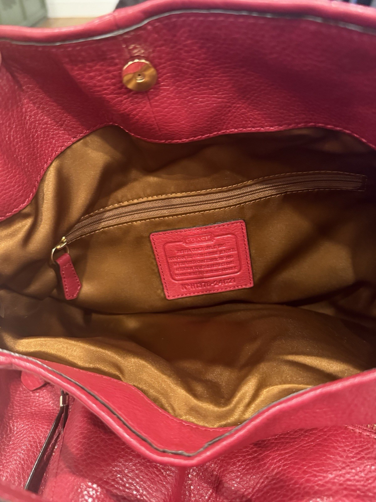 Coach Red Pebbled Large Shoulder Bag Zip Lined Inner Pockets w/ Dust Bag
