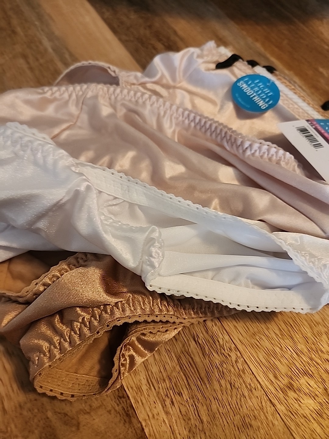 New~VANITY FAIR Radiant 3-Pack Hi-Cut Light Control Panties Sz. S/5 Nude White