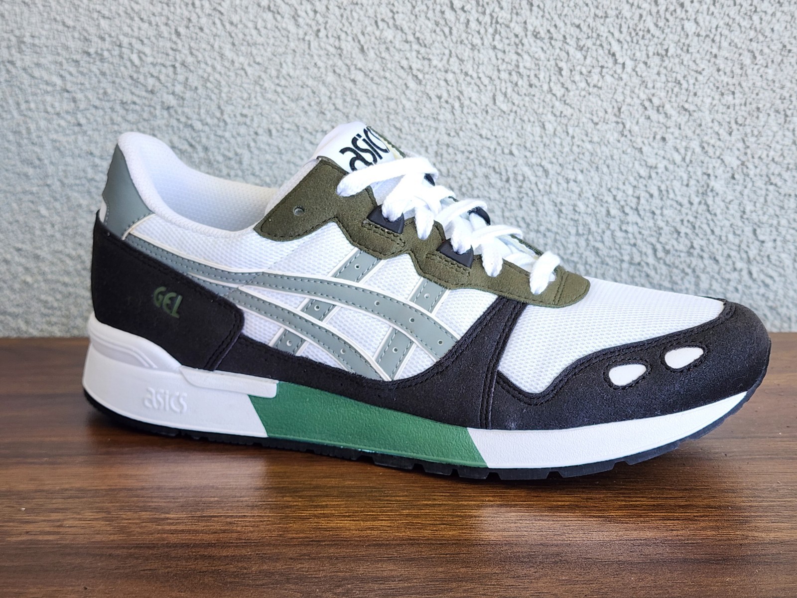 Asics Tiger Hyper Gel Lyte White Green Black 1193A102-101 Size 9 SAMPLE RARE