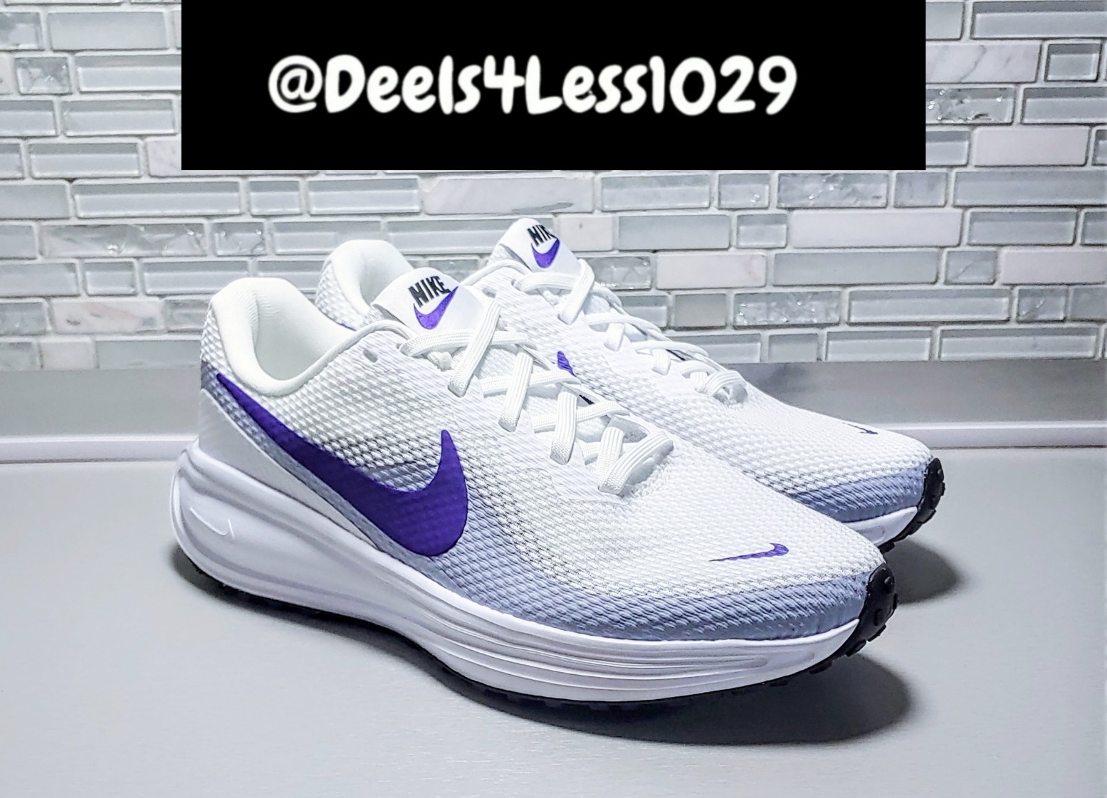 Nike Revolution 8 Running Womens Size 7 Wide White Violet Mist Purple HQ1995-101
