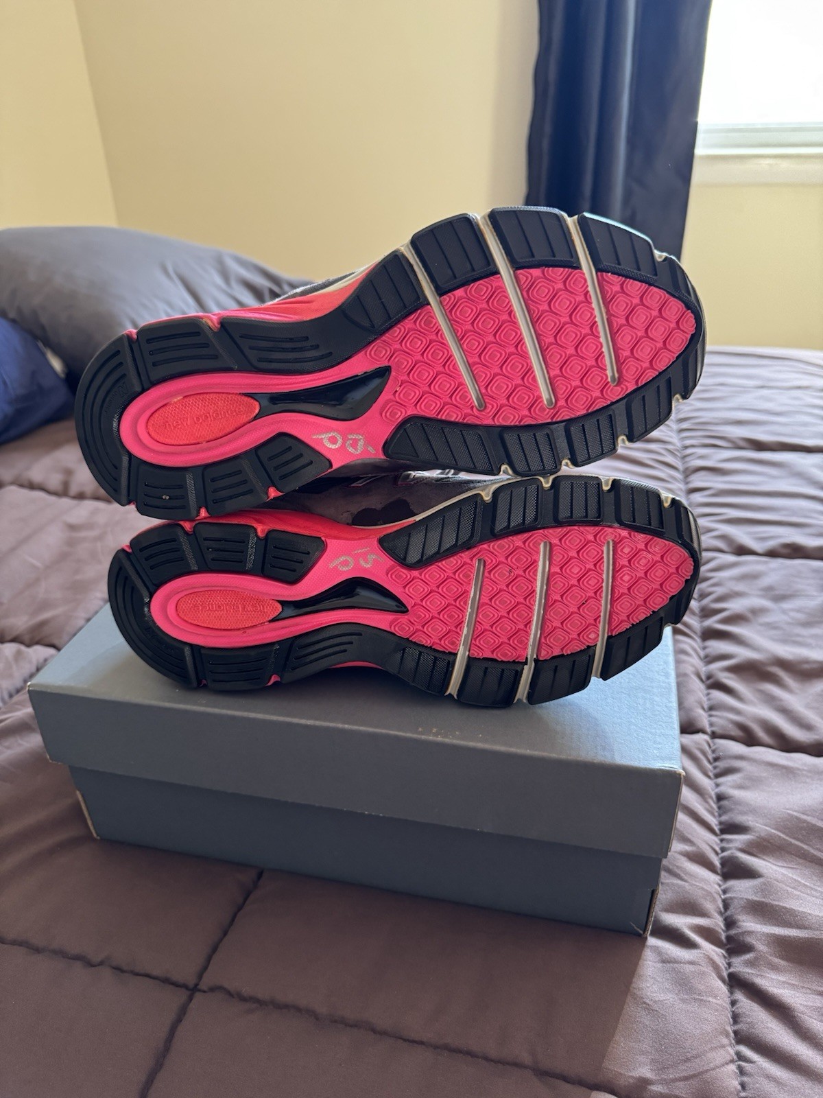 new balance 990v4 gray/pink