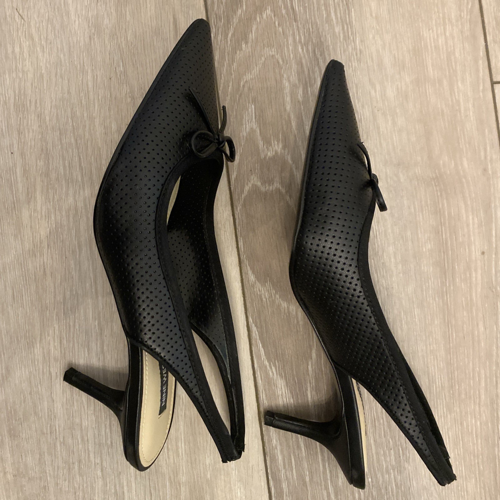 Nine West Womens Aperf Slingback Heel Black Perforated SlipOn 10M Macy’s Box