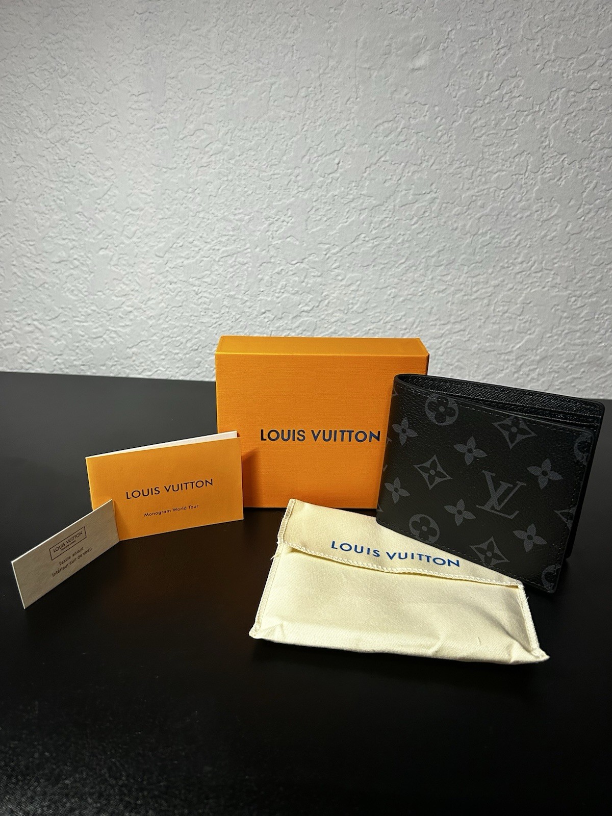Louis Vuitton Men’s Black Monogram Bifold Wallet Logo Credit Card Feature