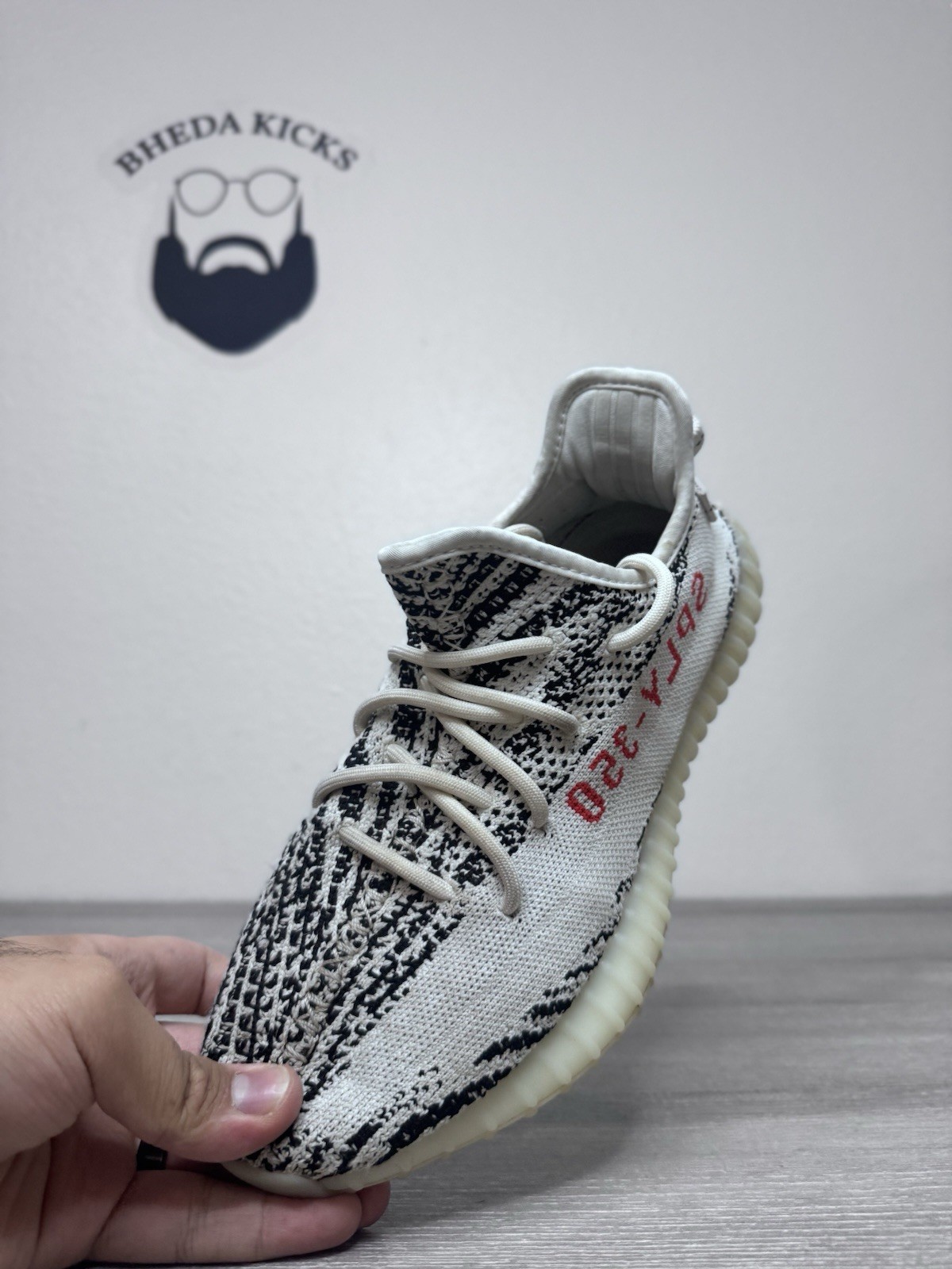 Size 8 – Adidas Yeezy Boost 350 V2 “Zebra” Men’s CP9654 Preowned Sneaker