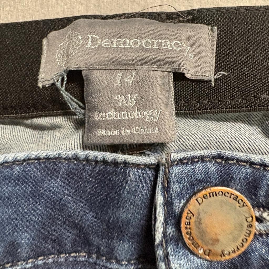 Democracy Ab Technology Crop Jeans Womens 14 Blue Denim Fray Hem Stretch