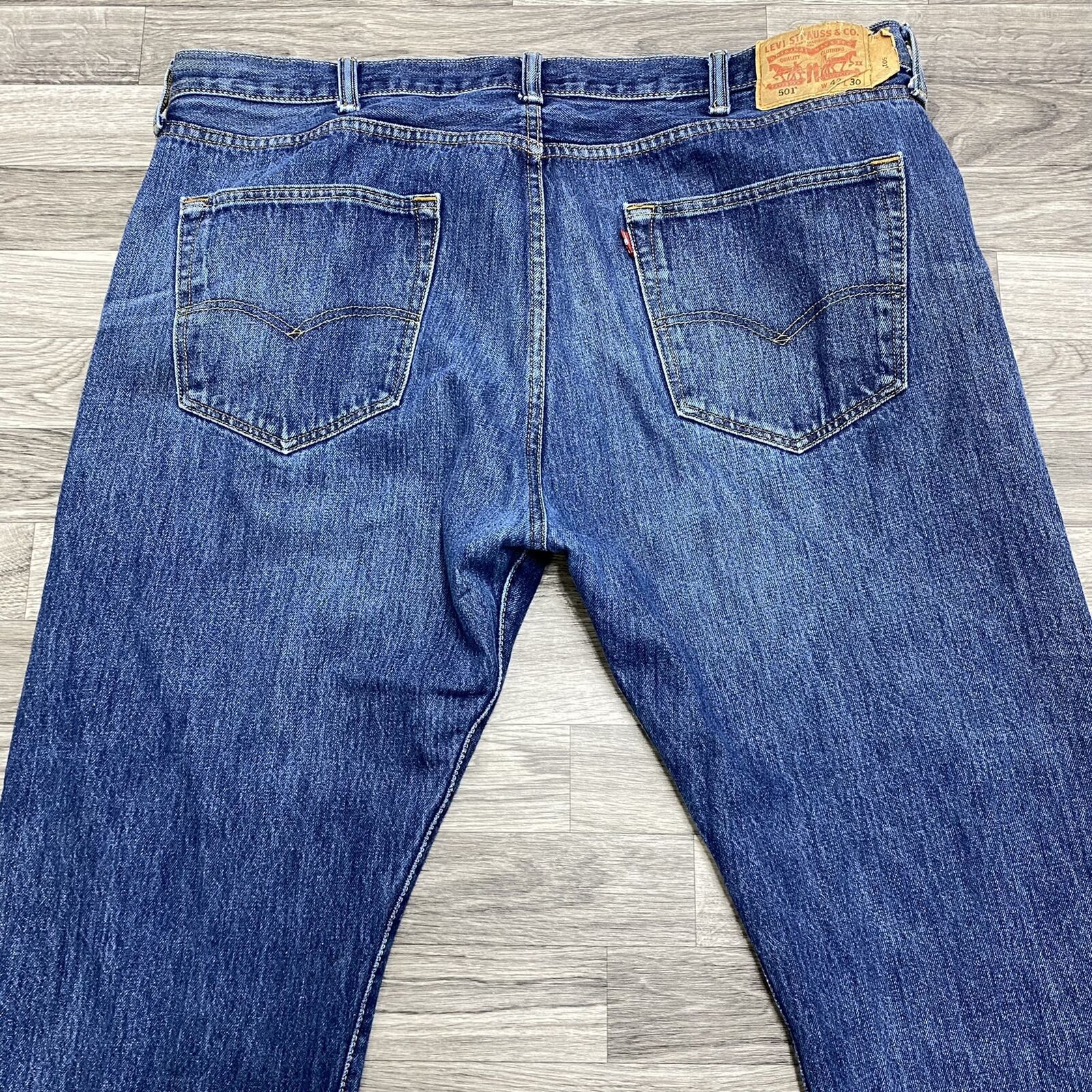LEVI’S 501 Straight Leg Dark Wash Blue Denim Jeans Men’s Size W42 L30