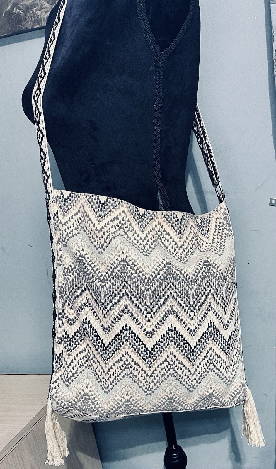 Steve Madden Canvas Shoulder Tote Bag Blue Gray Ivory Adjustable W Fringe Boho