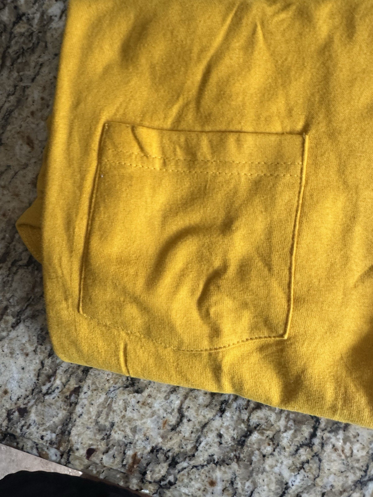 2 Hanes Men’s Pocket T-Shirt Yellow Size Large NEW Comfort Soft Crew Neck