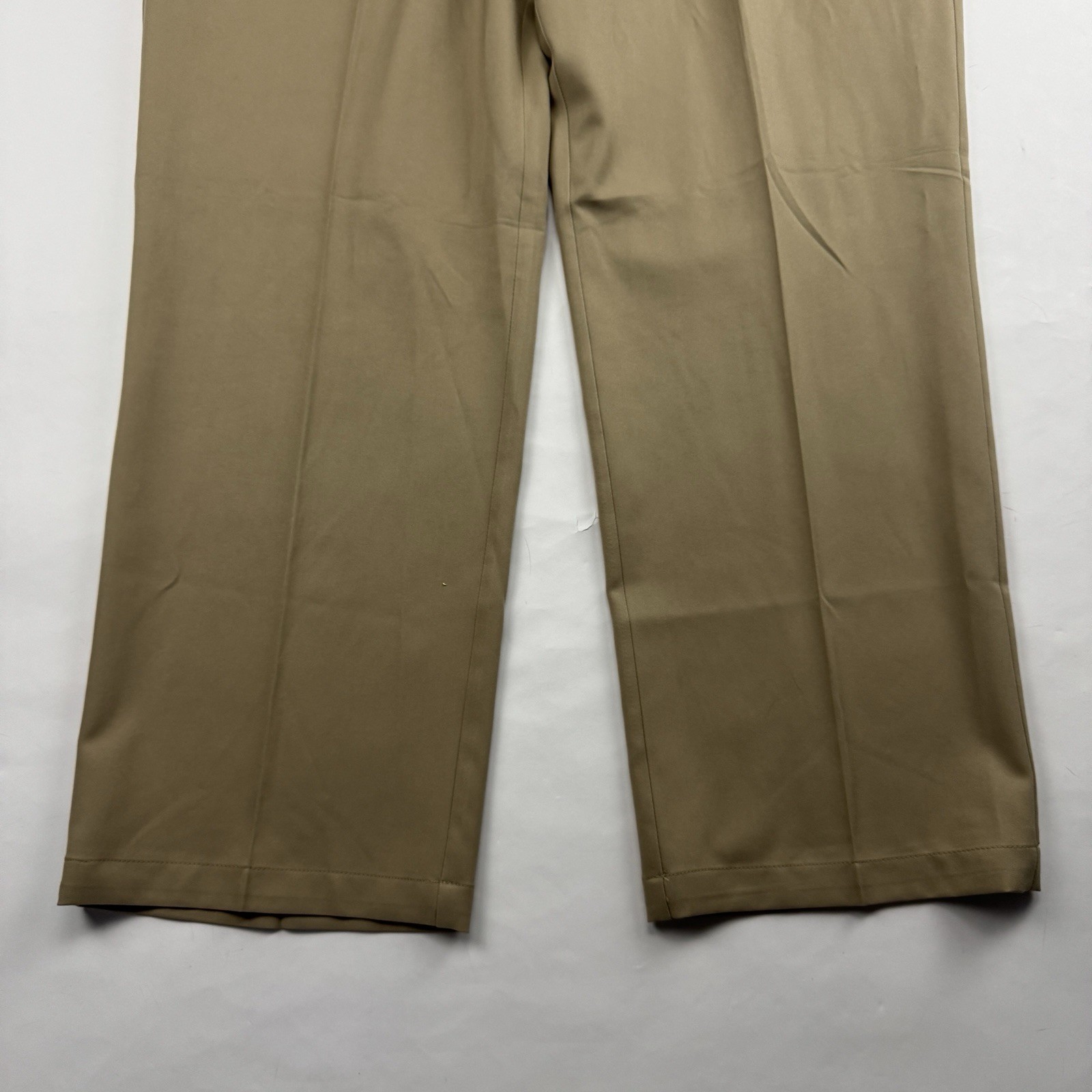 NWT Haggar Cool 18 Pro Classic Fit Pants Size 44×29 (44×29.5) Flat Front Poly