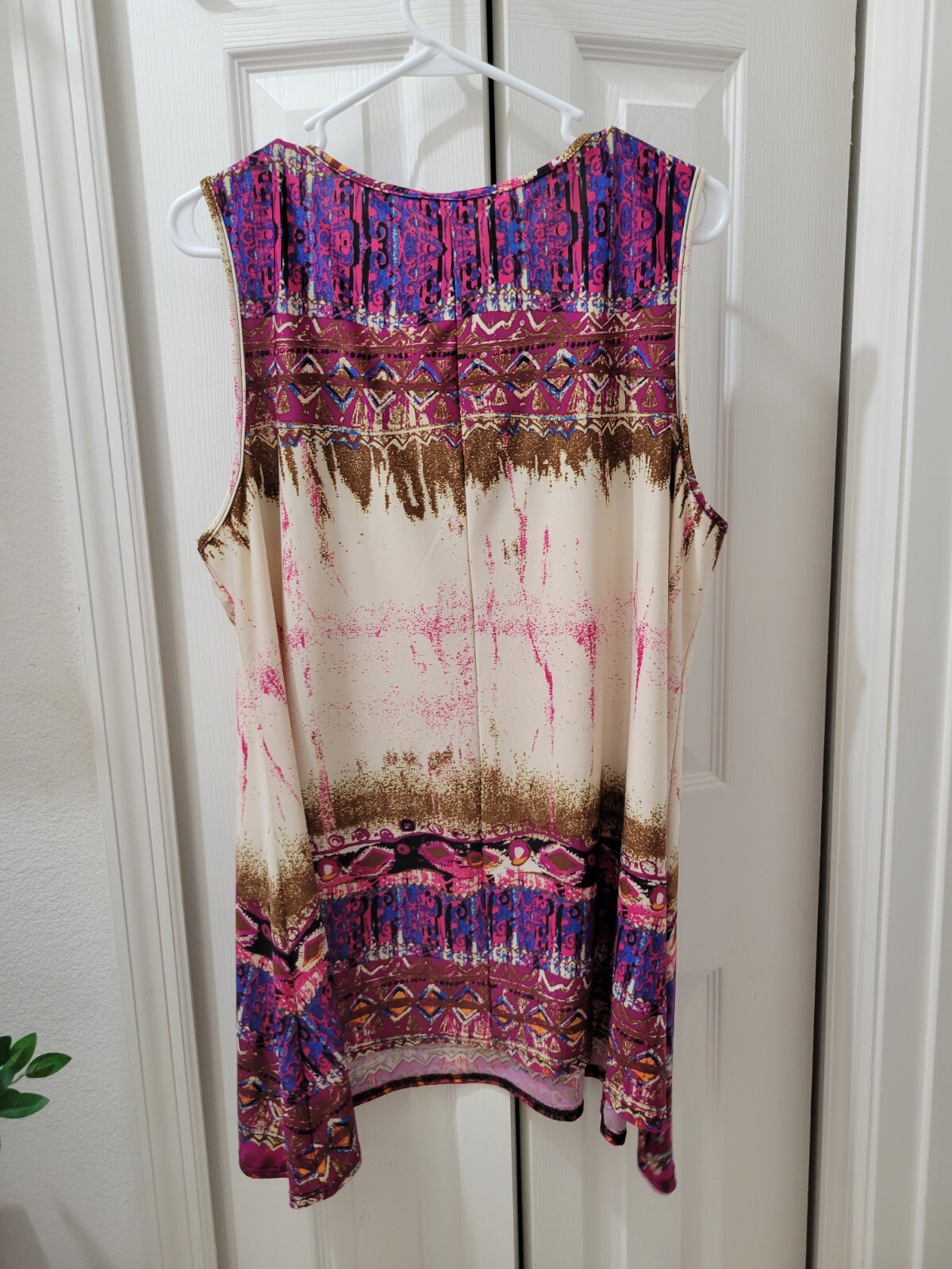Chenault Sleeveless Blouse Top Beaded Neckline Hi Low Side Hem Womens Size 1X