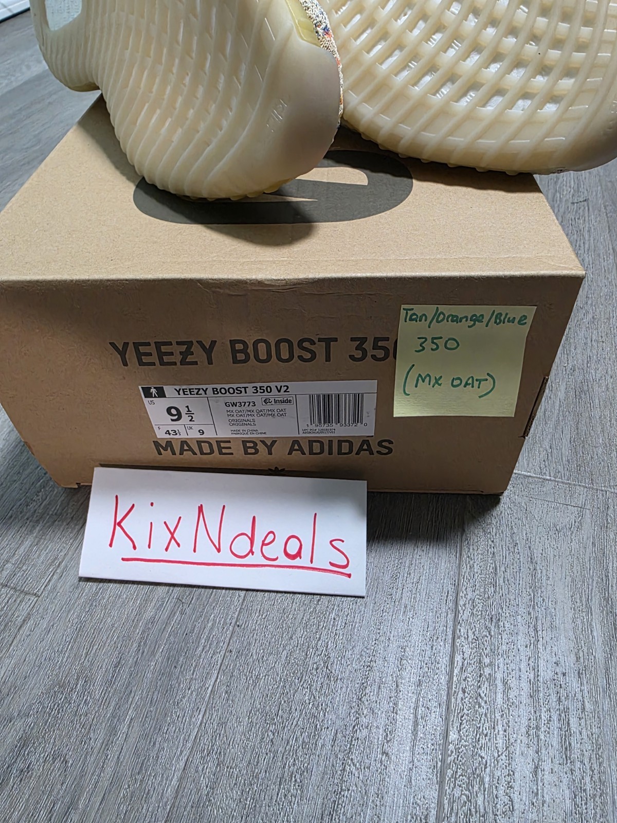 Authentic NIB adidas Yeezy Boost 350 V2 Low MX Oat GW3773 sz 9.5 PLUS FREE GIFT