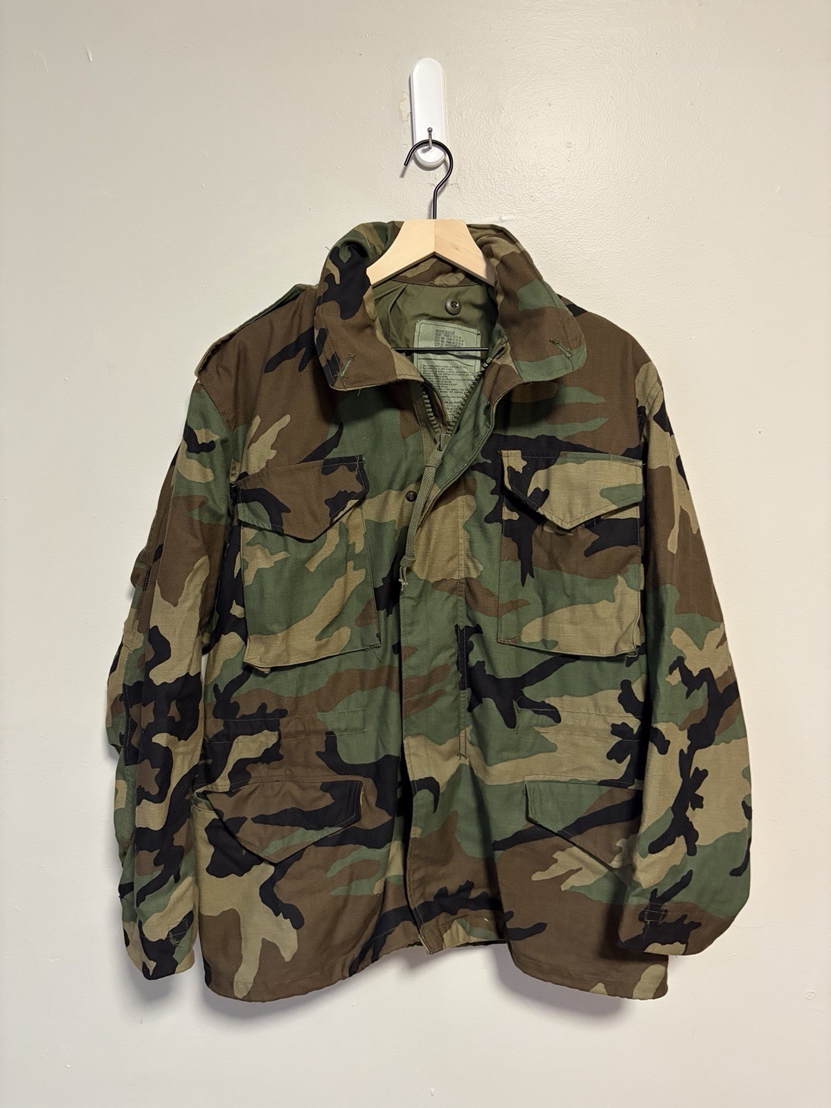 Vintage 1980s US Military Woodland Camouflage Cold Weather Field Jacket Medium