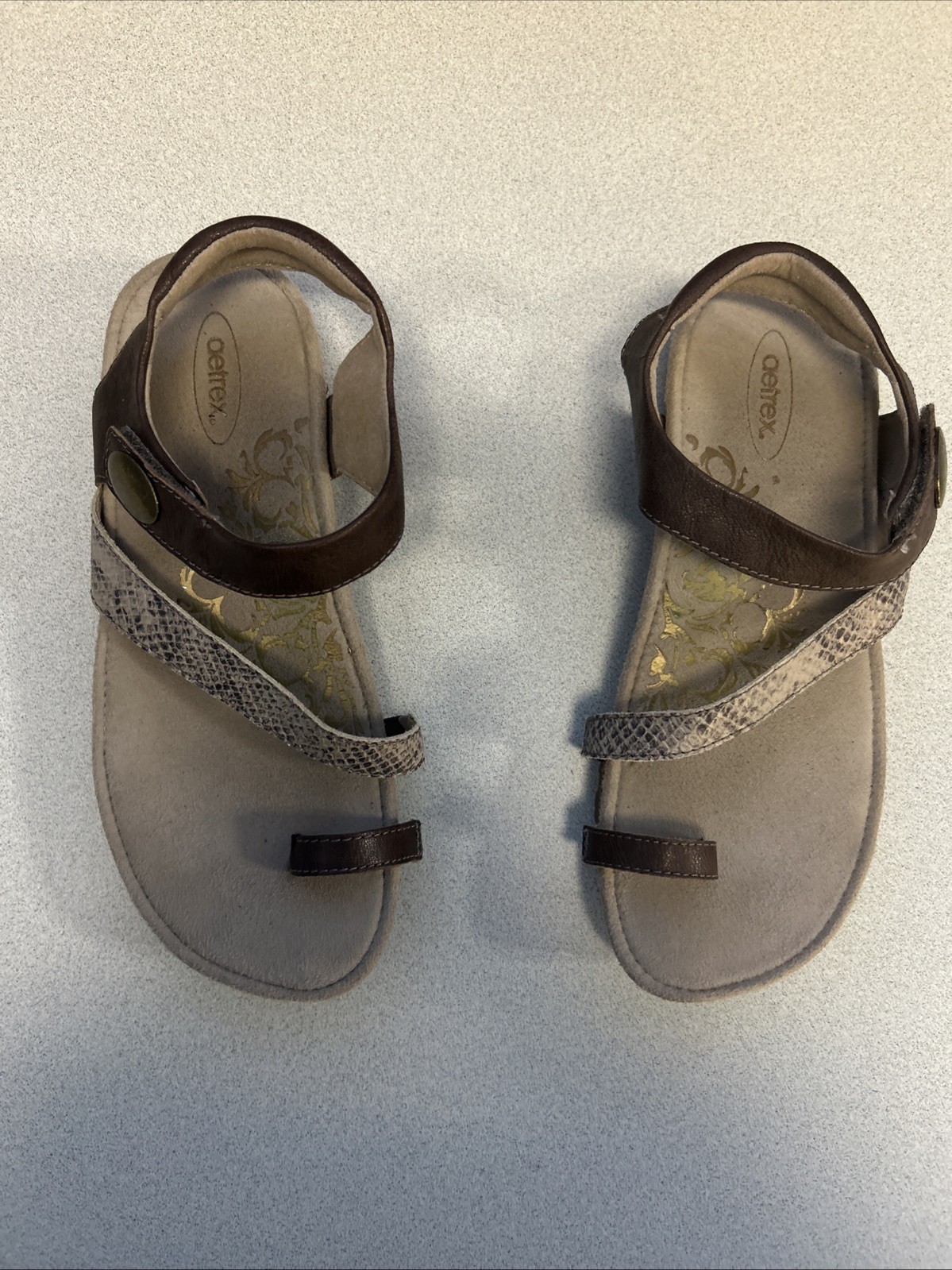 Aetrex Georgia Leather Wedge Toe Loop Sandals Size 6.5 Slingback Brown Multicolo