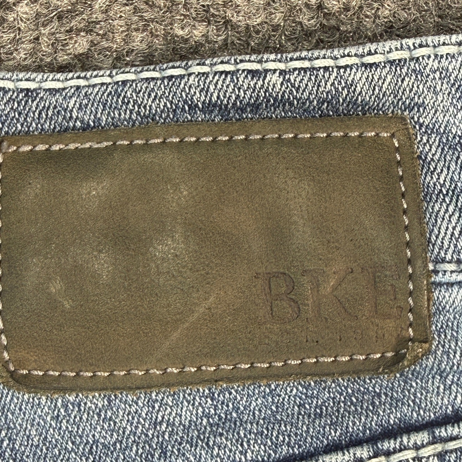 BKE Jake Straight Jeans Mens 31×34 Light Wash Denim Stretch Embroidered Pocket