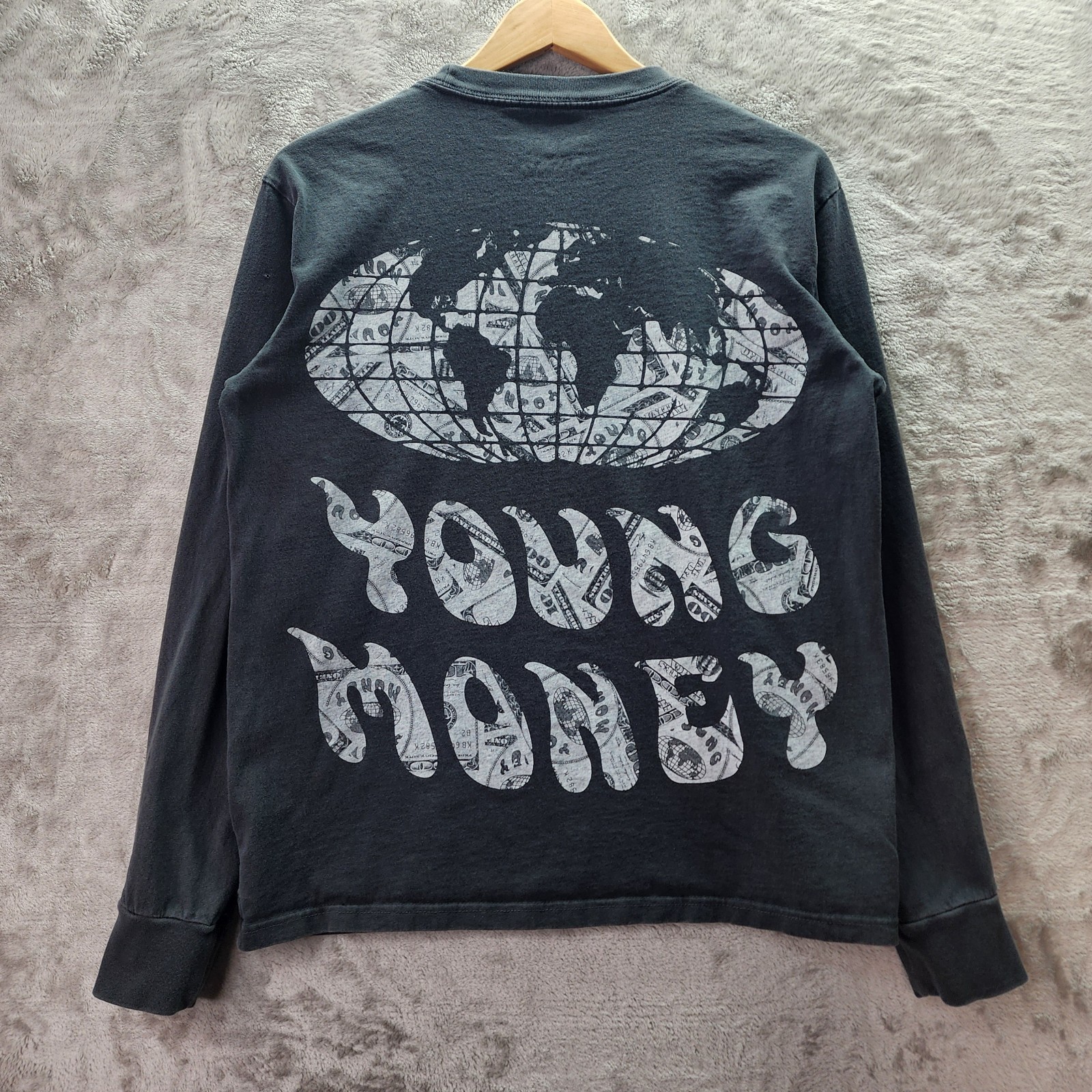 Young Money x American Eagle Long Sleeve T-Shirt Black Graphic Globe Rap Tee Men