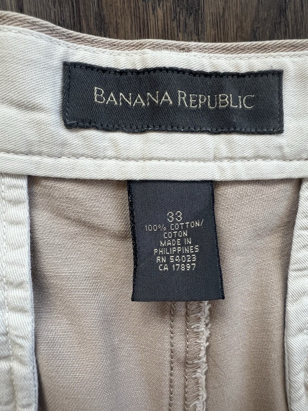 VTG Banana Republic Men’s Khaki Chino Shorts Double Pleated Size 33 (fits 31)
